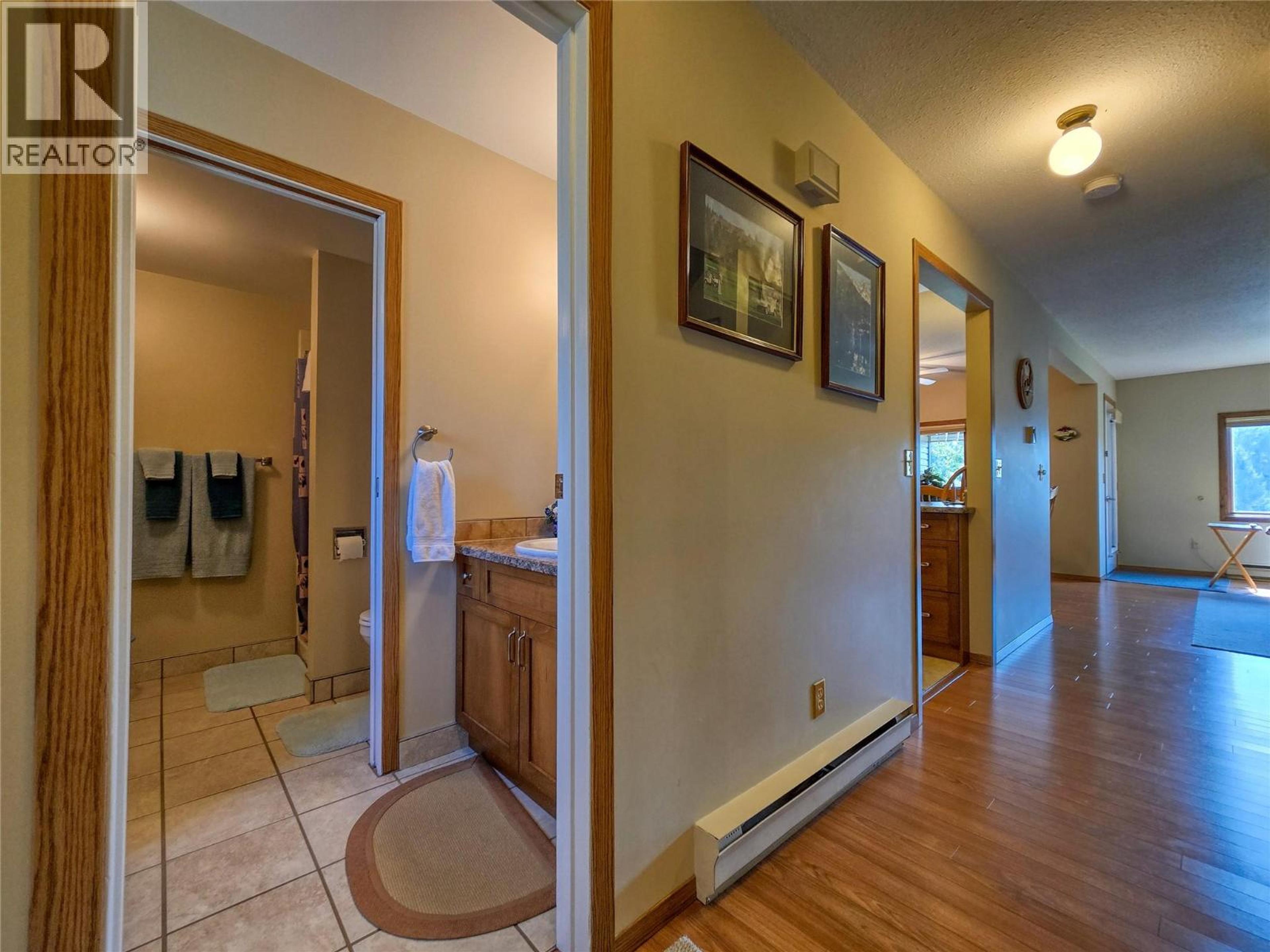 #7 8040 RADIUM GOLF COURSE ROAD - 9