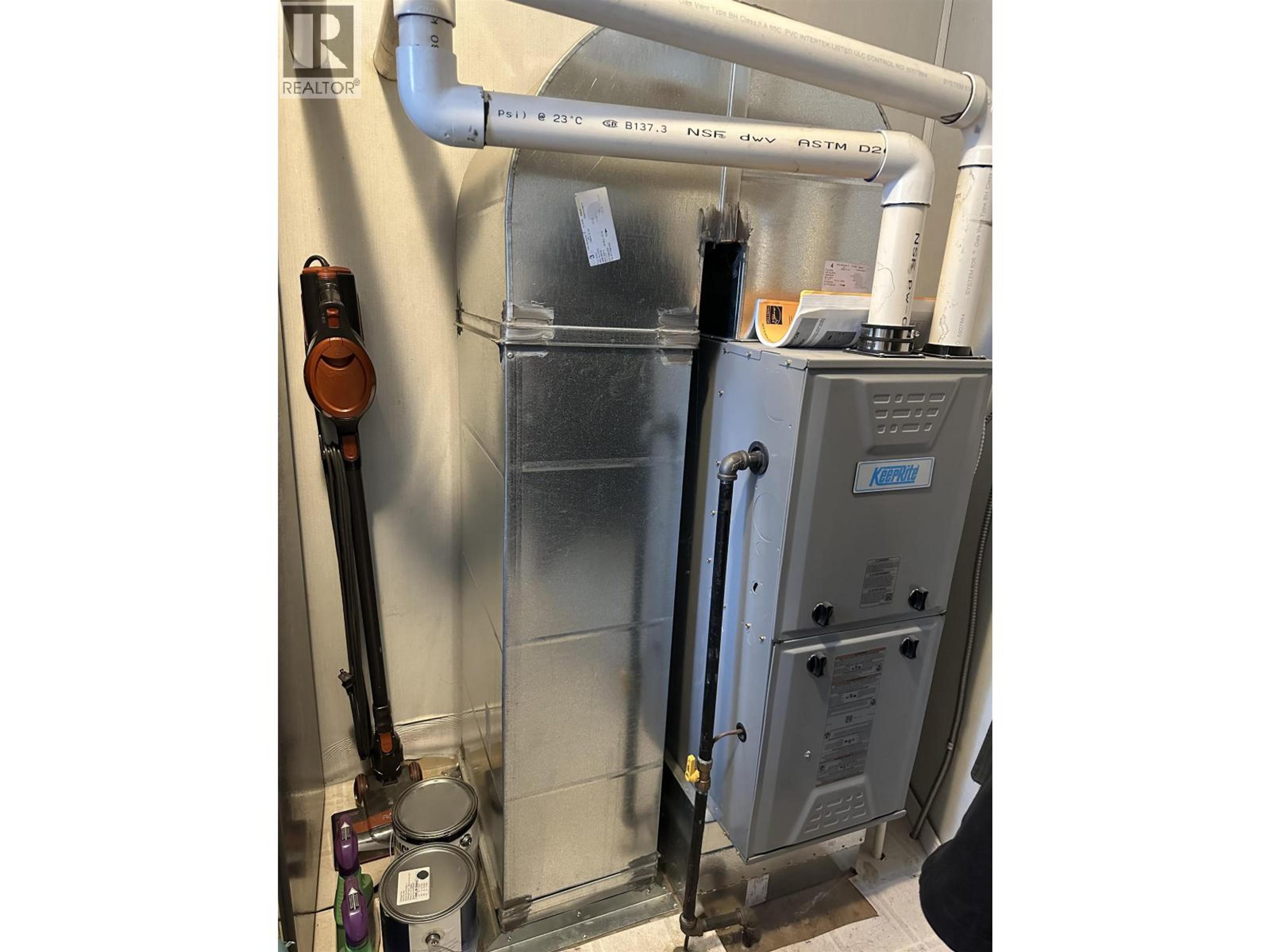 772 S GREEN LAKE ROAD - 17