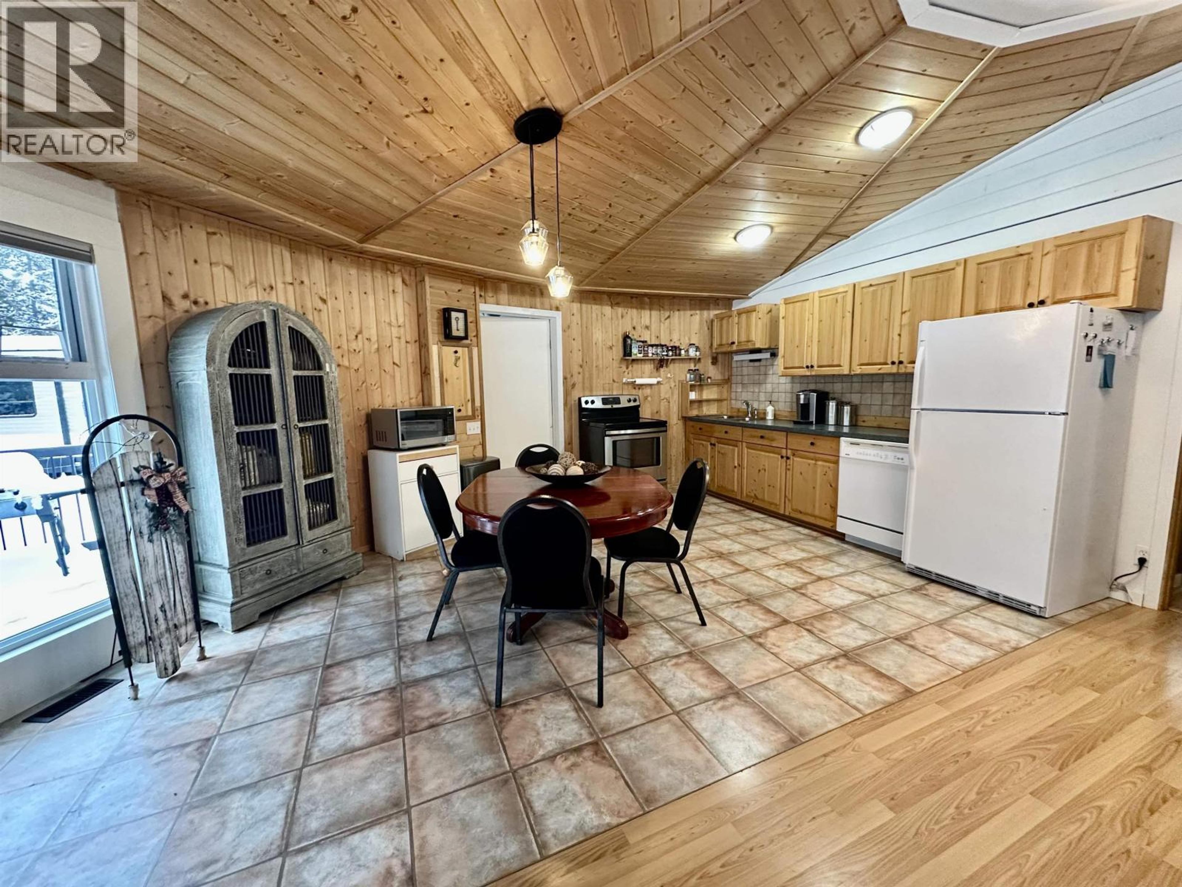 772 S GREEN LAKE ROAD - 6