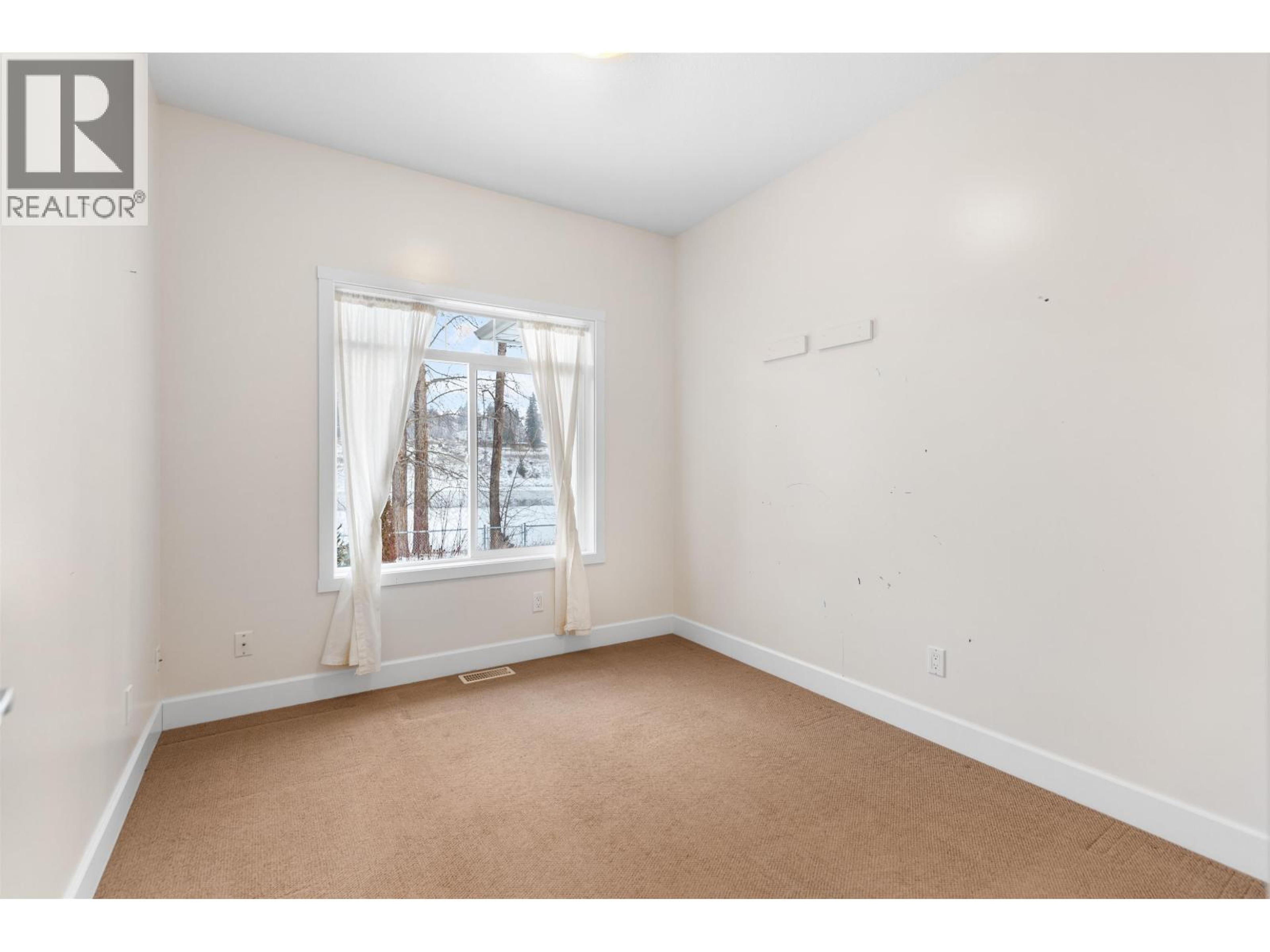 #132 1702 DYKE ROAD - 12