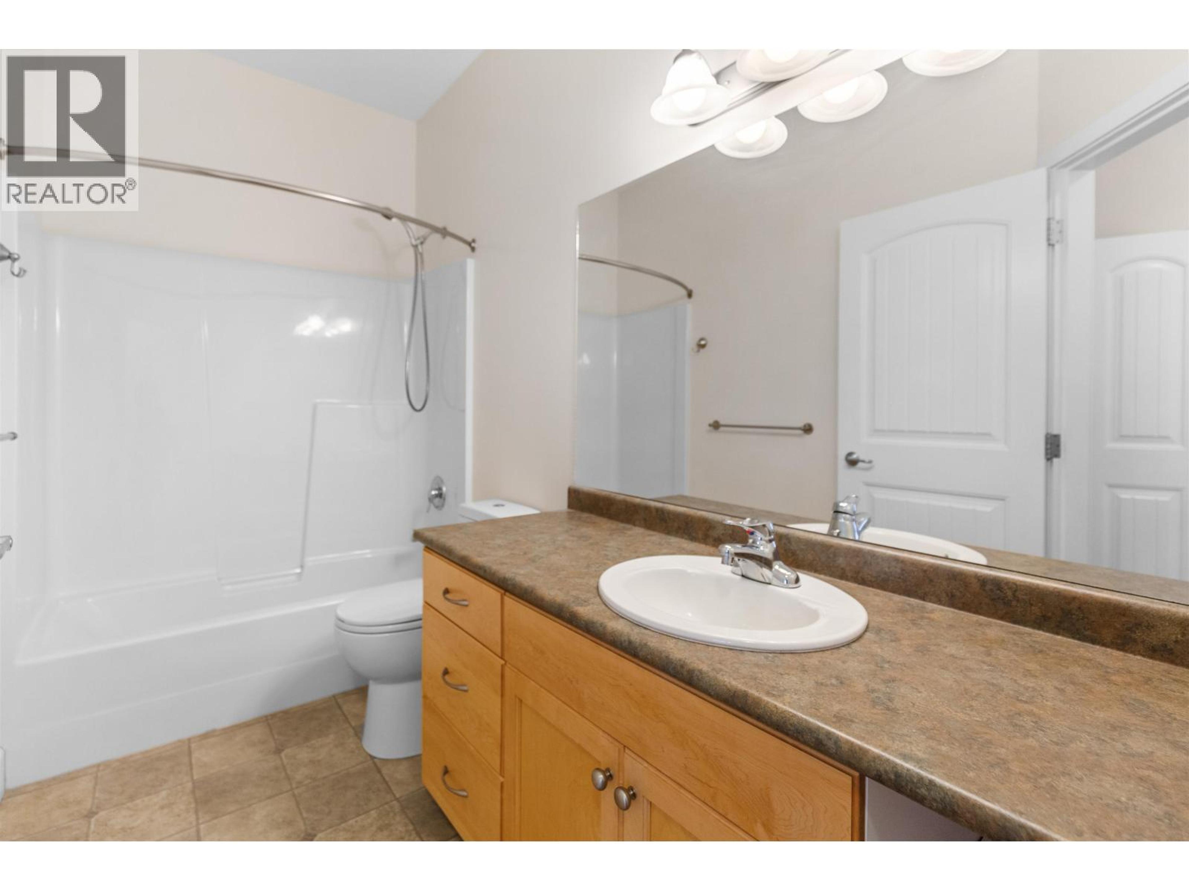 #132 1702 DYKE ROAD - 20