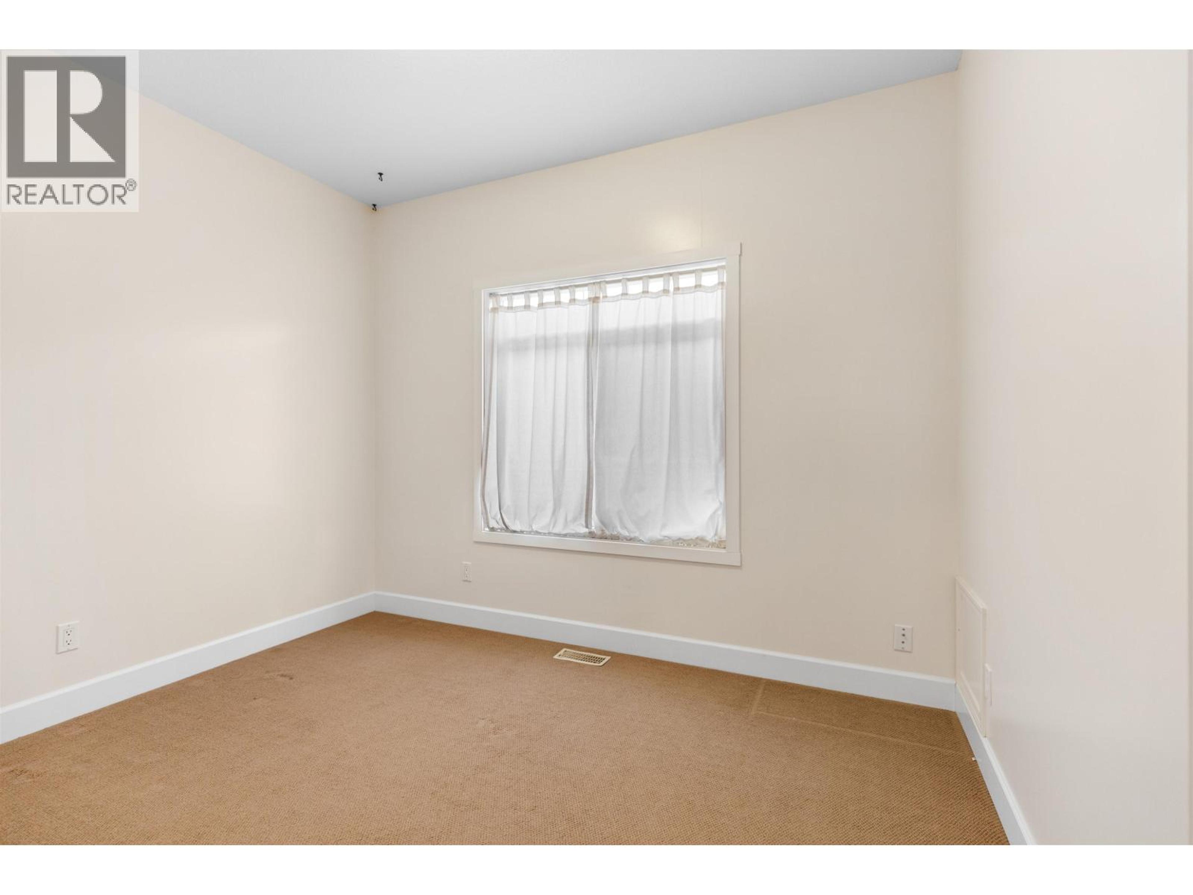 #132 1702 DYKE ROAD - 17