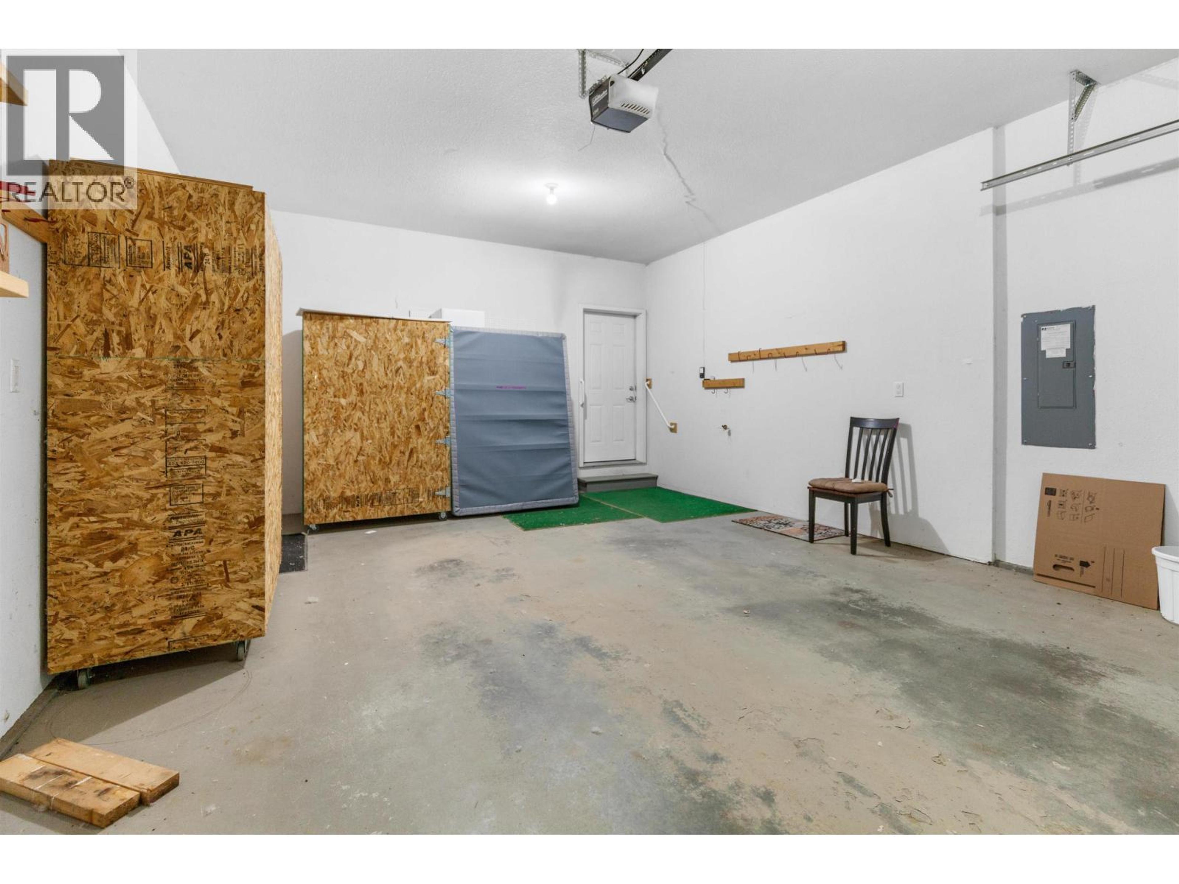 #132 1702 DYKE ROAD - 22