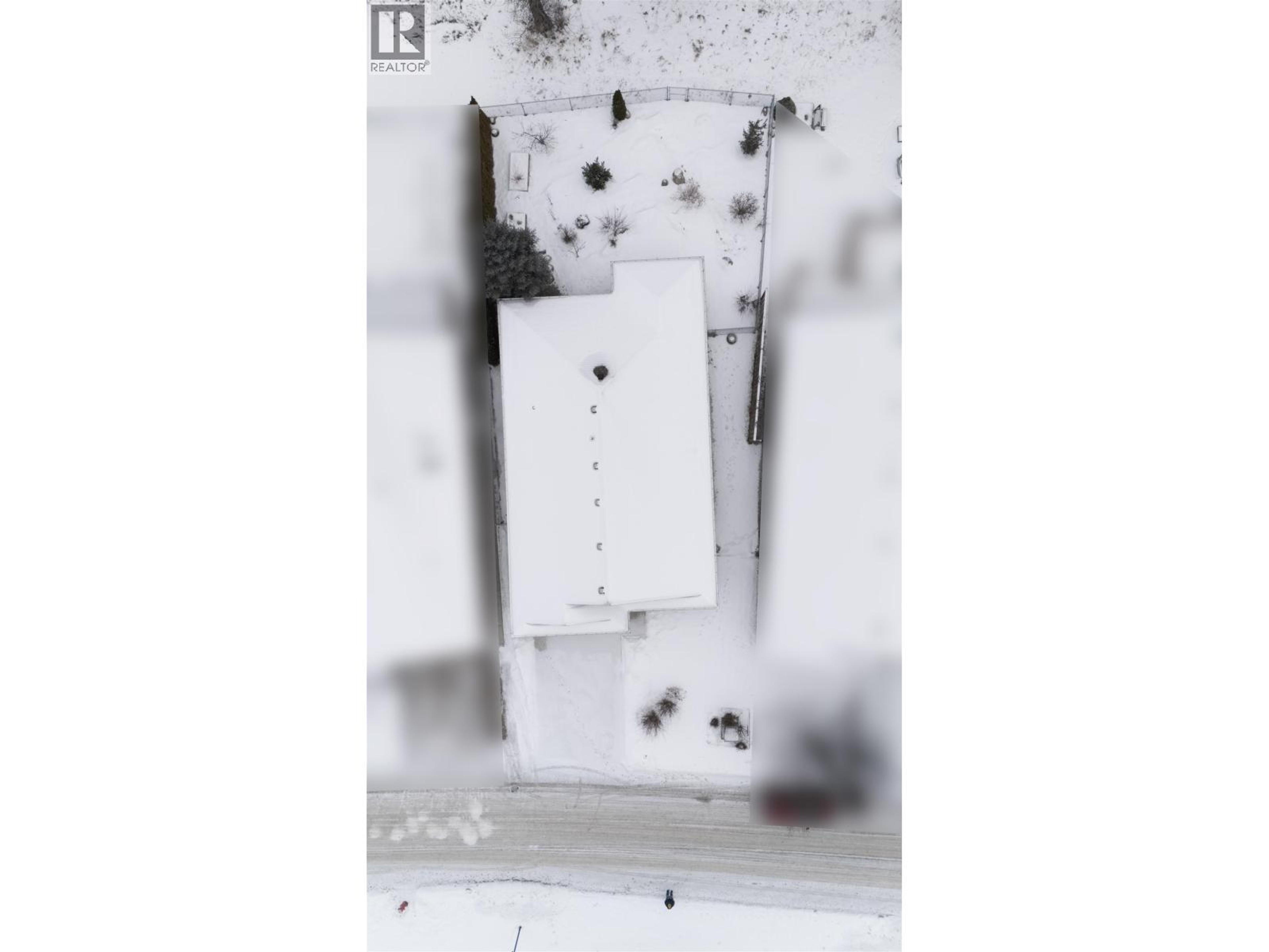 #132 1702 DYKE ROAD - 31