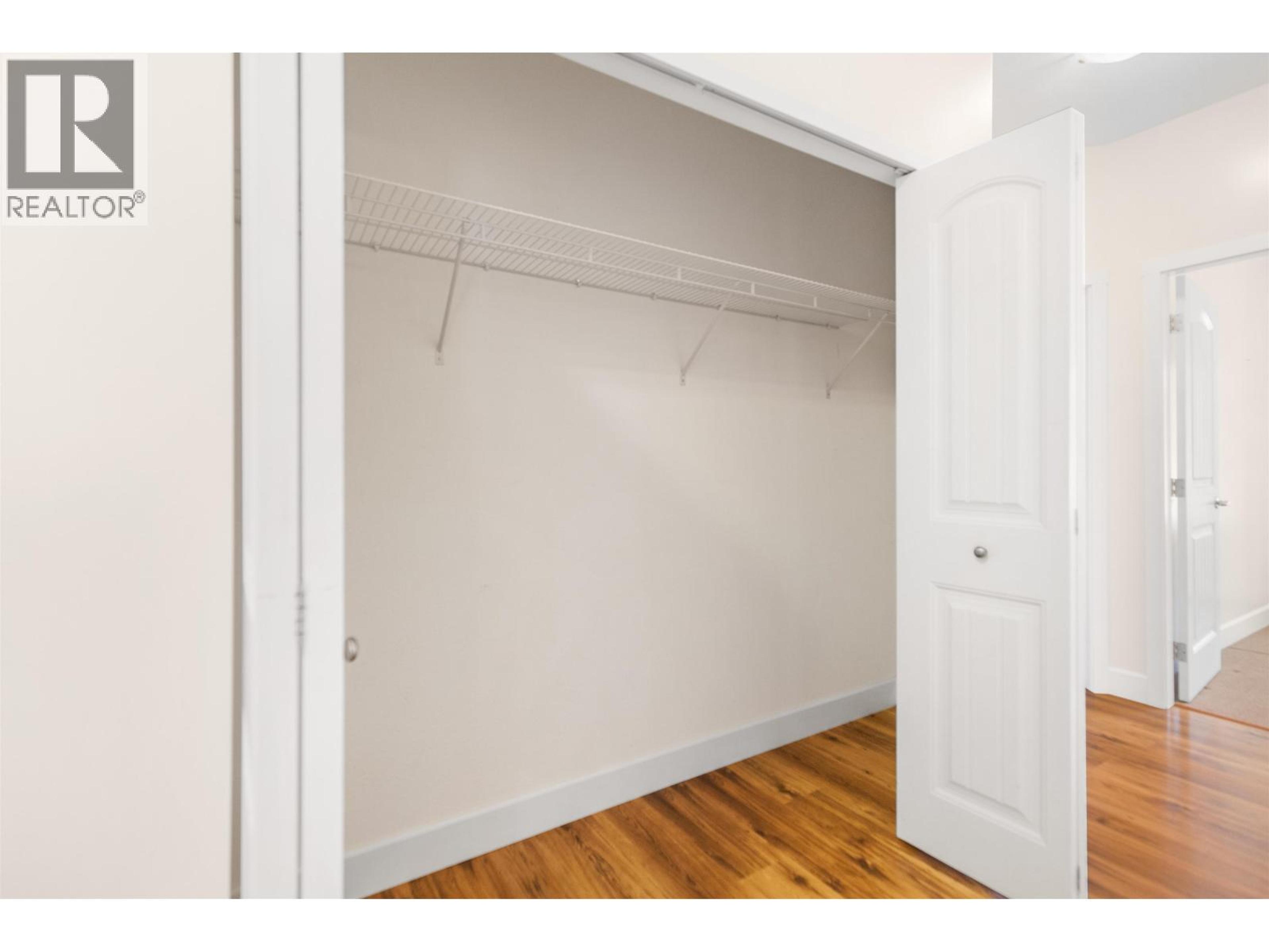 #132 1702 DYKE ROAD - 18