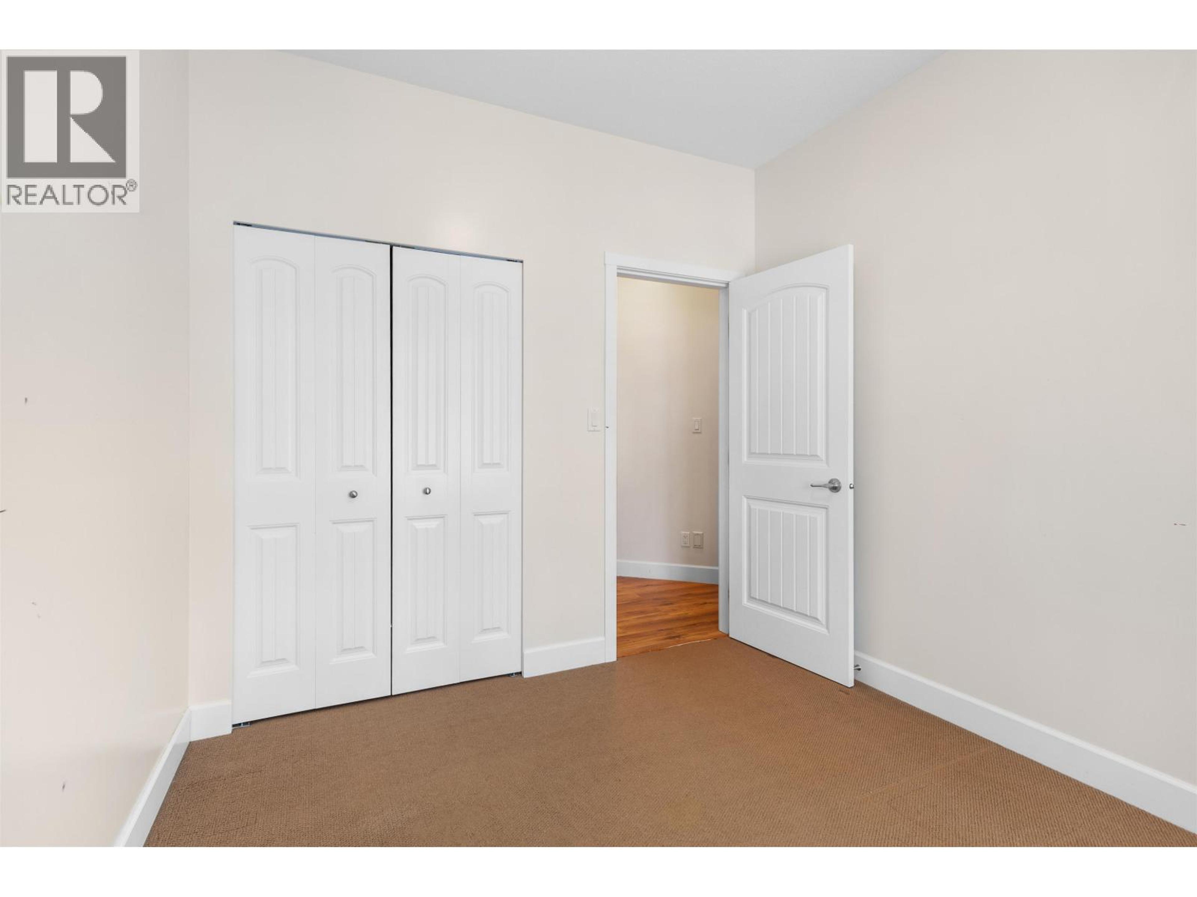 #132 1702 DYKE ROAD - 11