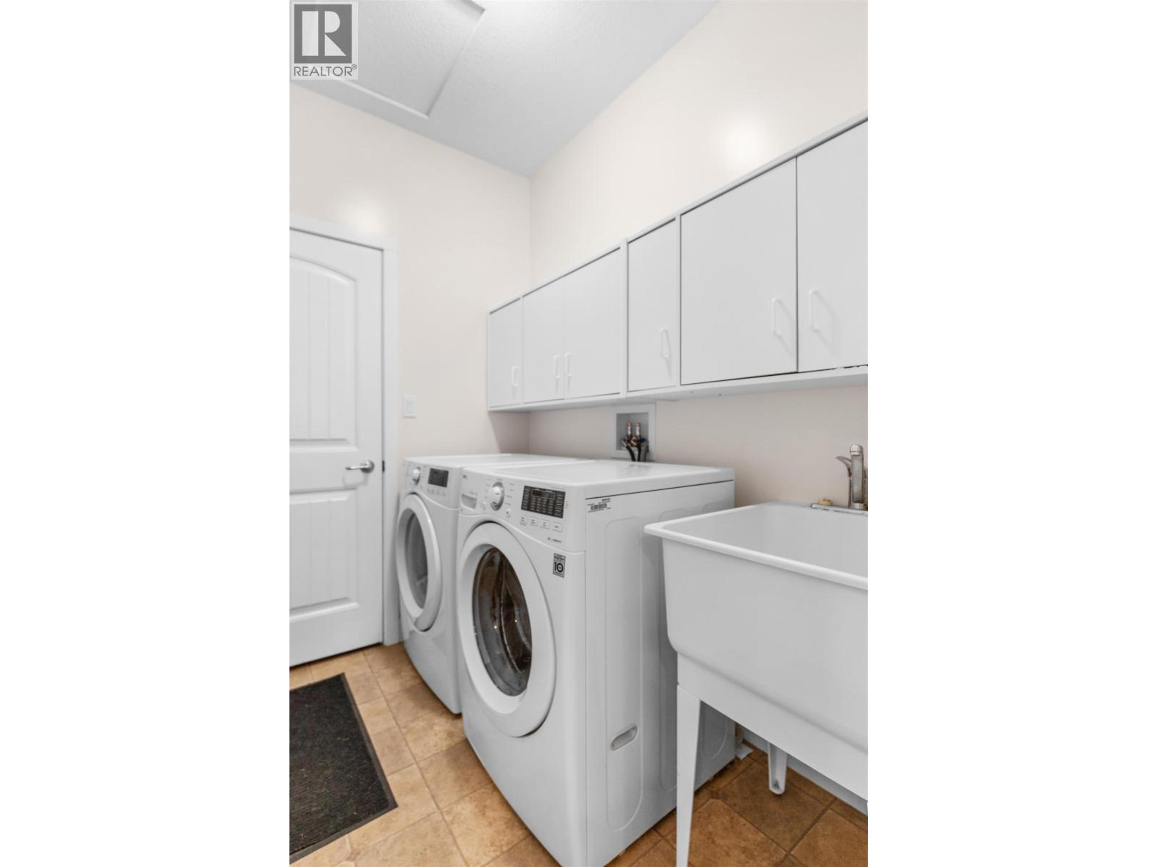 #132 1702 DYKE ROAD - 21