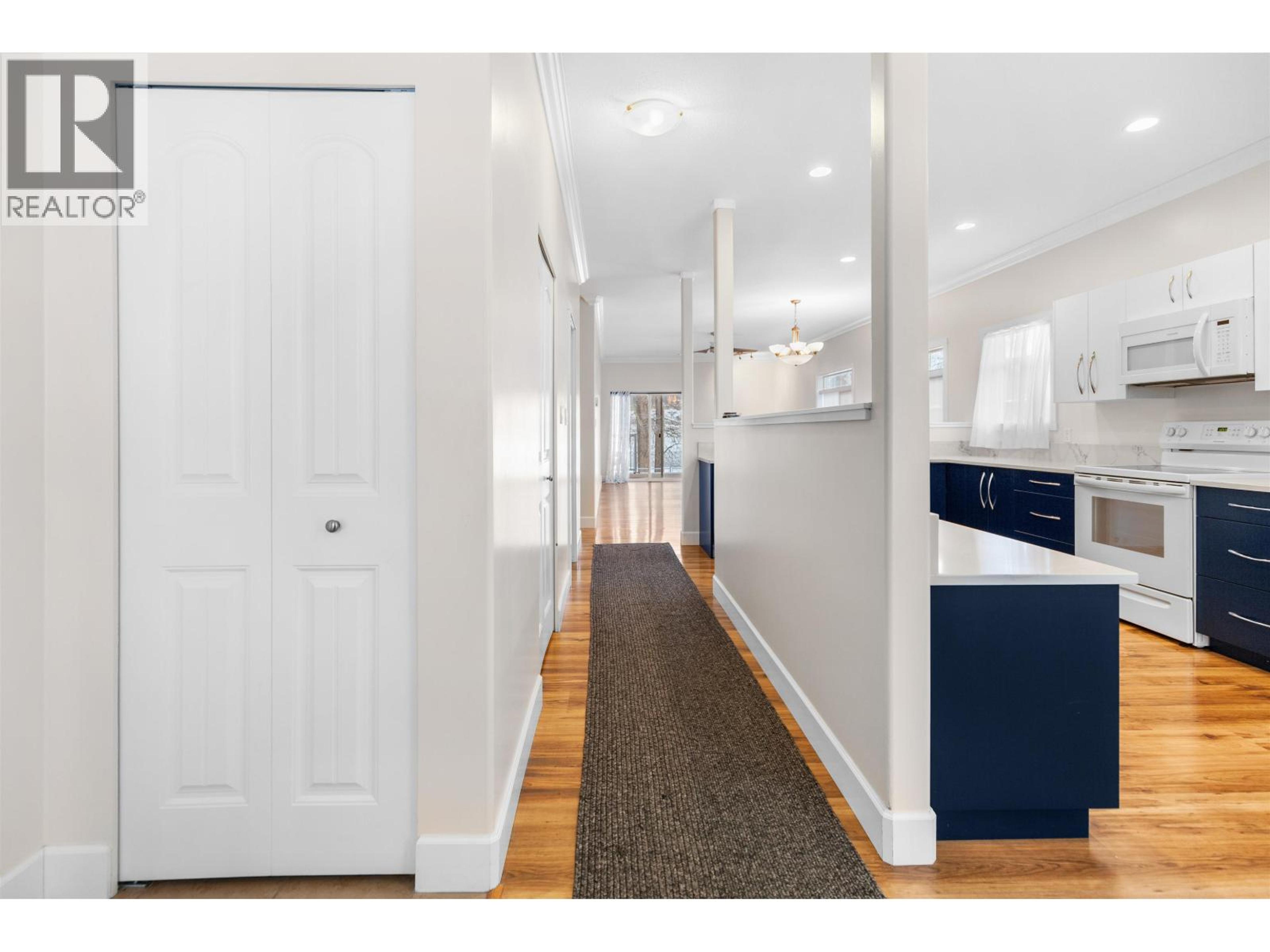 #132 1702 DYKE ROAD - 4