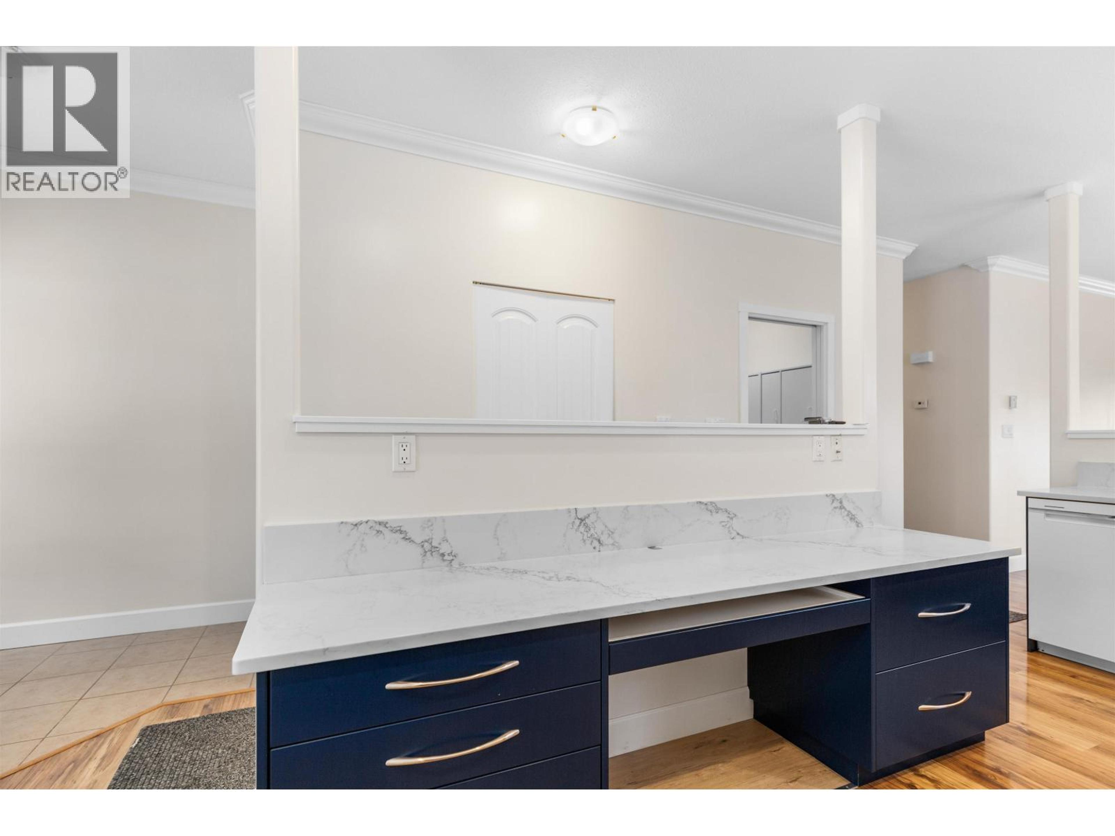 #132 1702 DYKE ROAD - 6