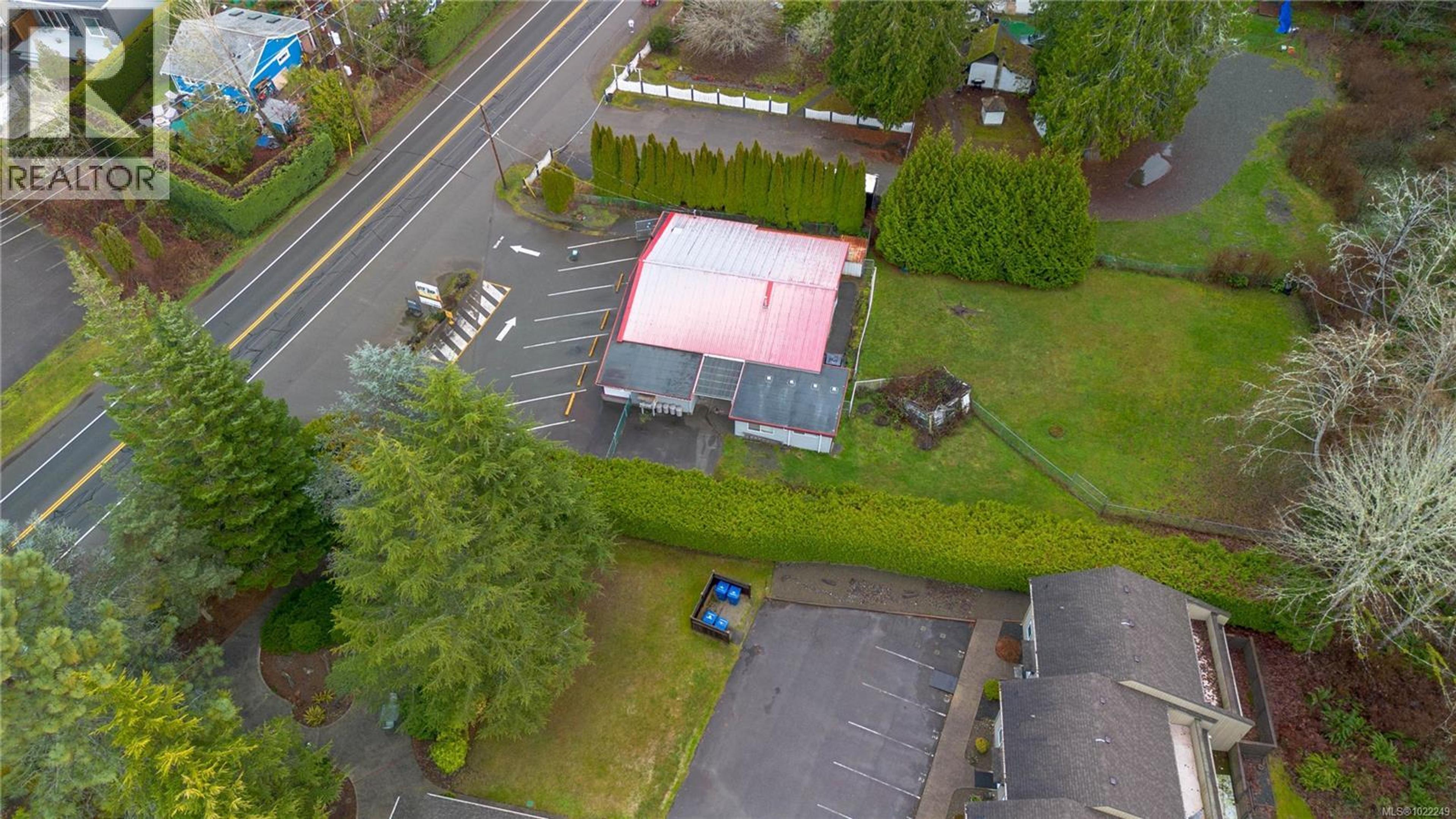 3346 ISLAND HWY W - 11