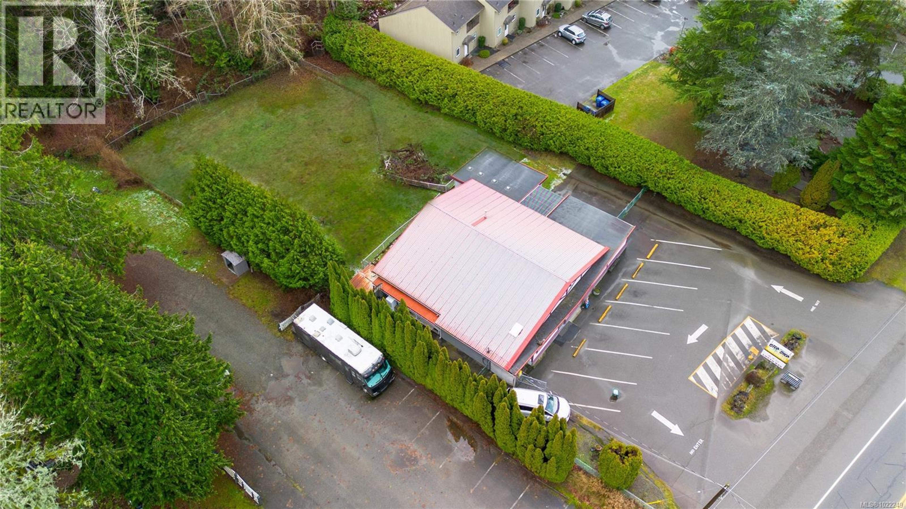 3346 ISLAND HWY W - 23