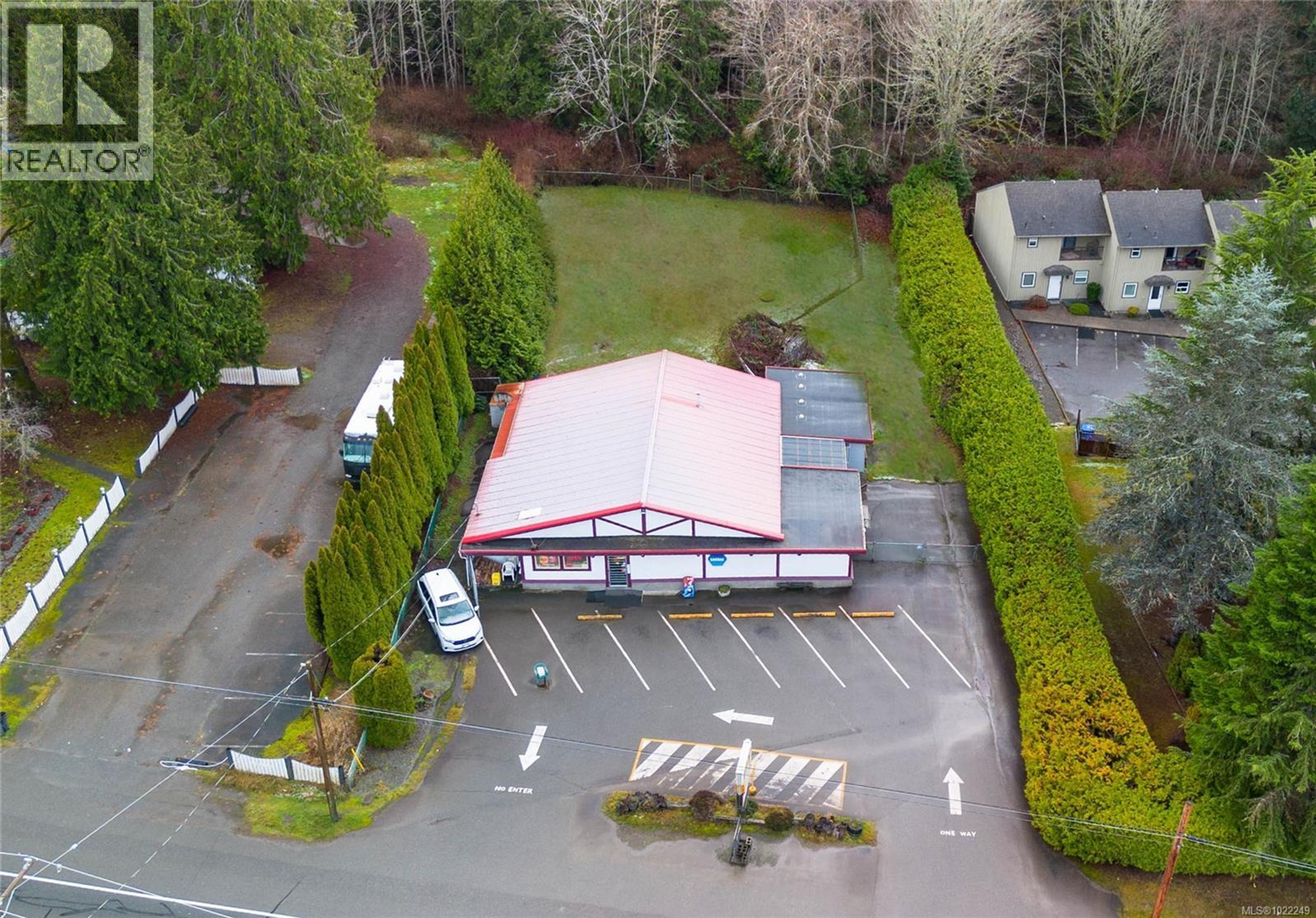 3346 ISLAND HWY W - 24