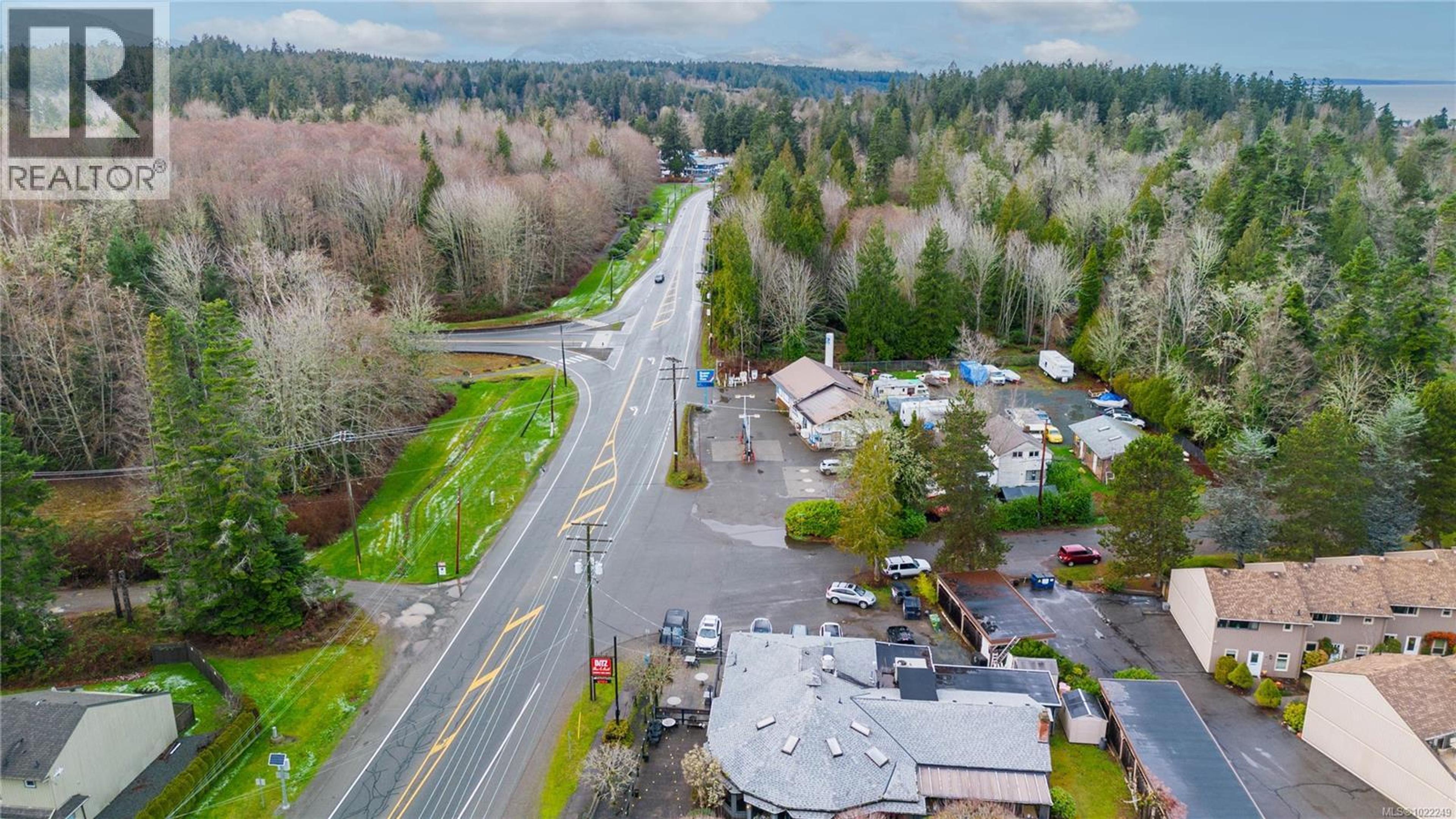 3346 ISLAND HWY W - 25