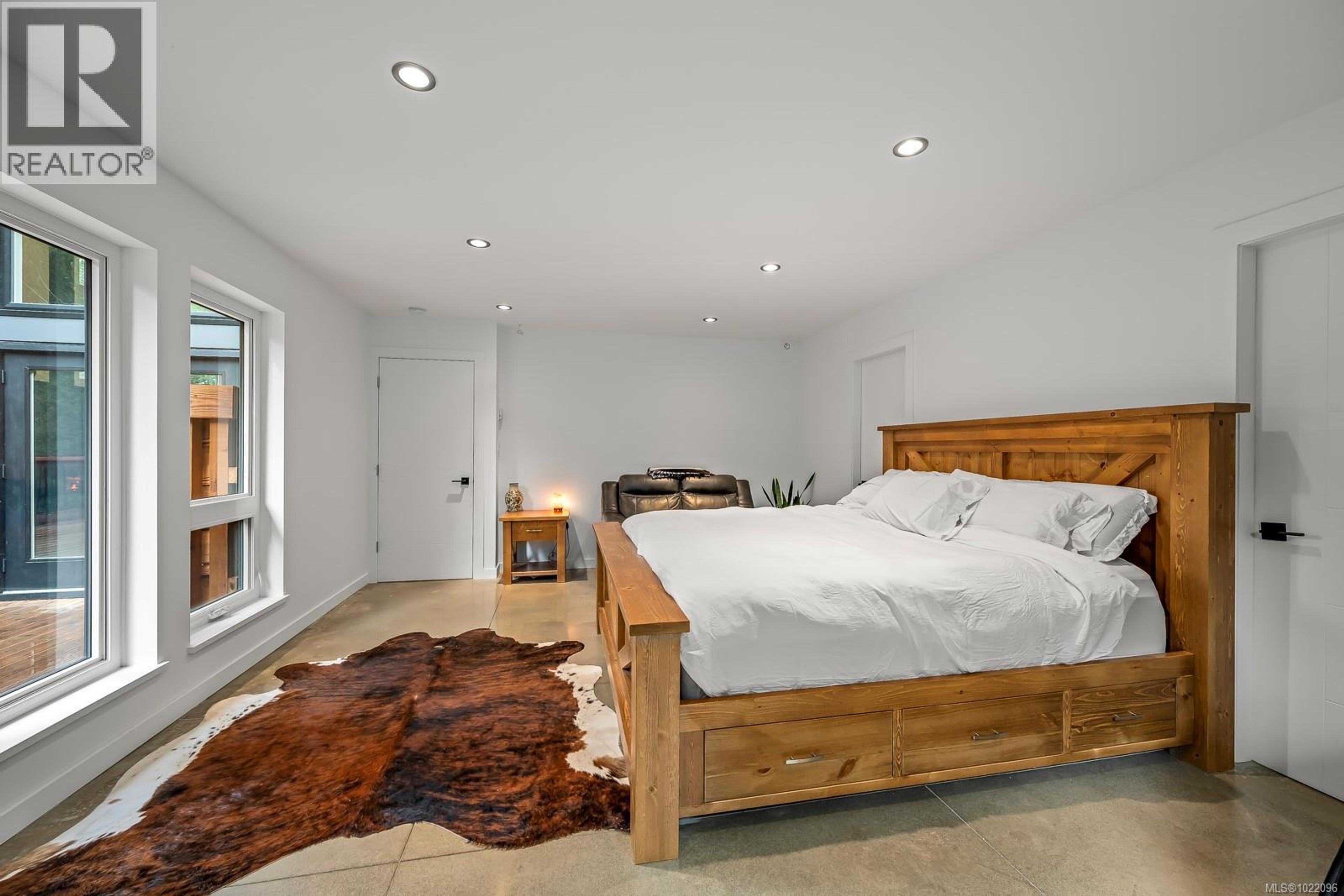 2640 CONVILLE BAY RD - 33