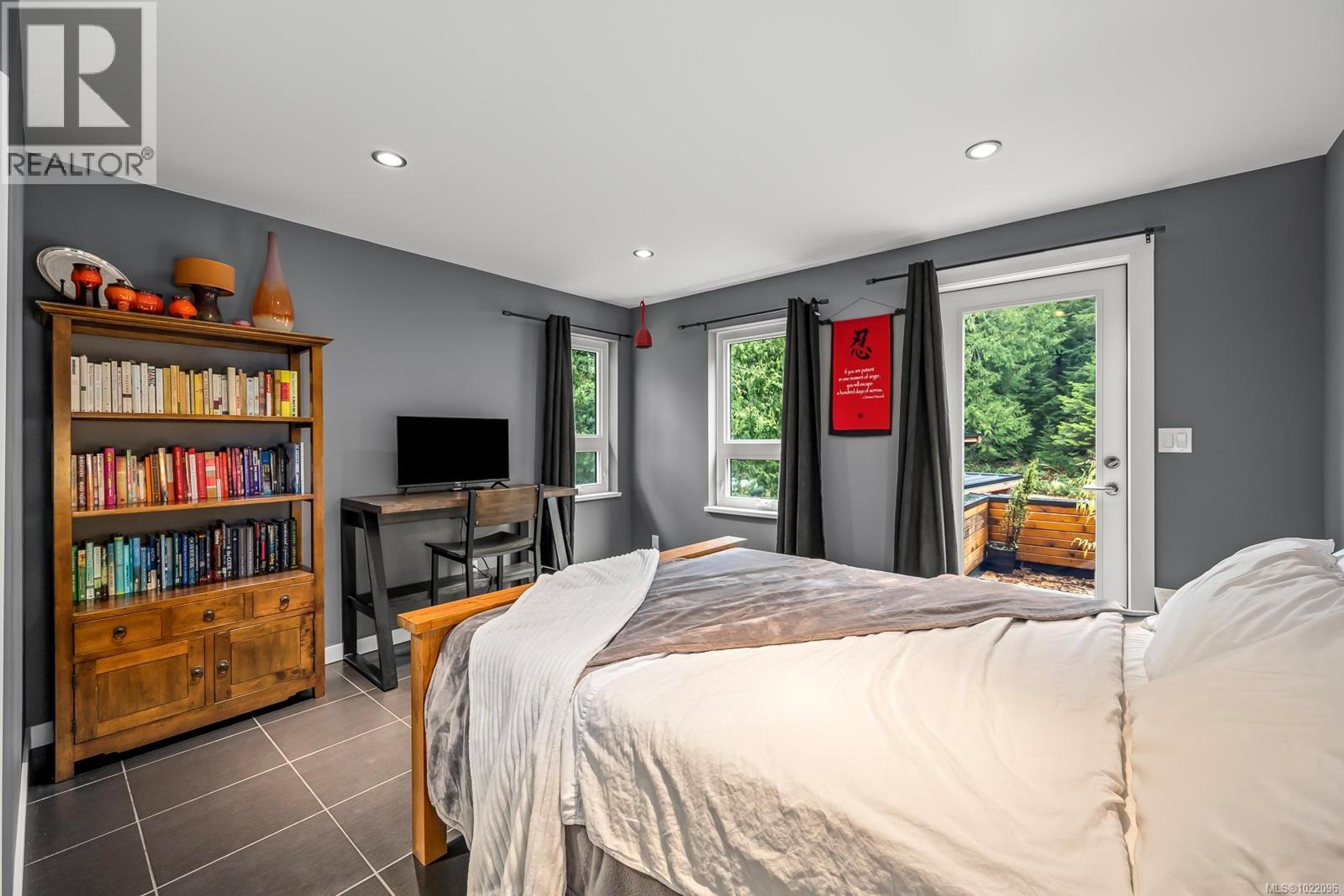 2640 CONVILLE BAY RD - 43