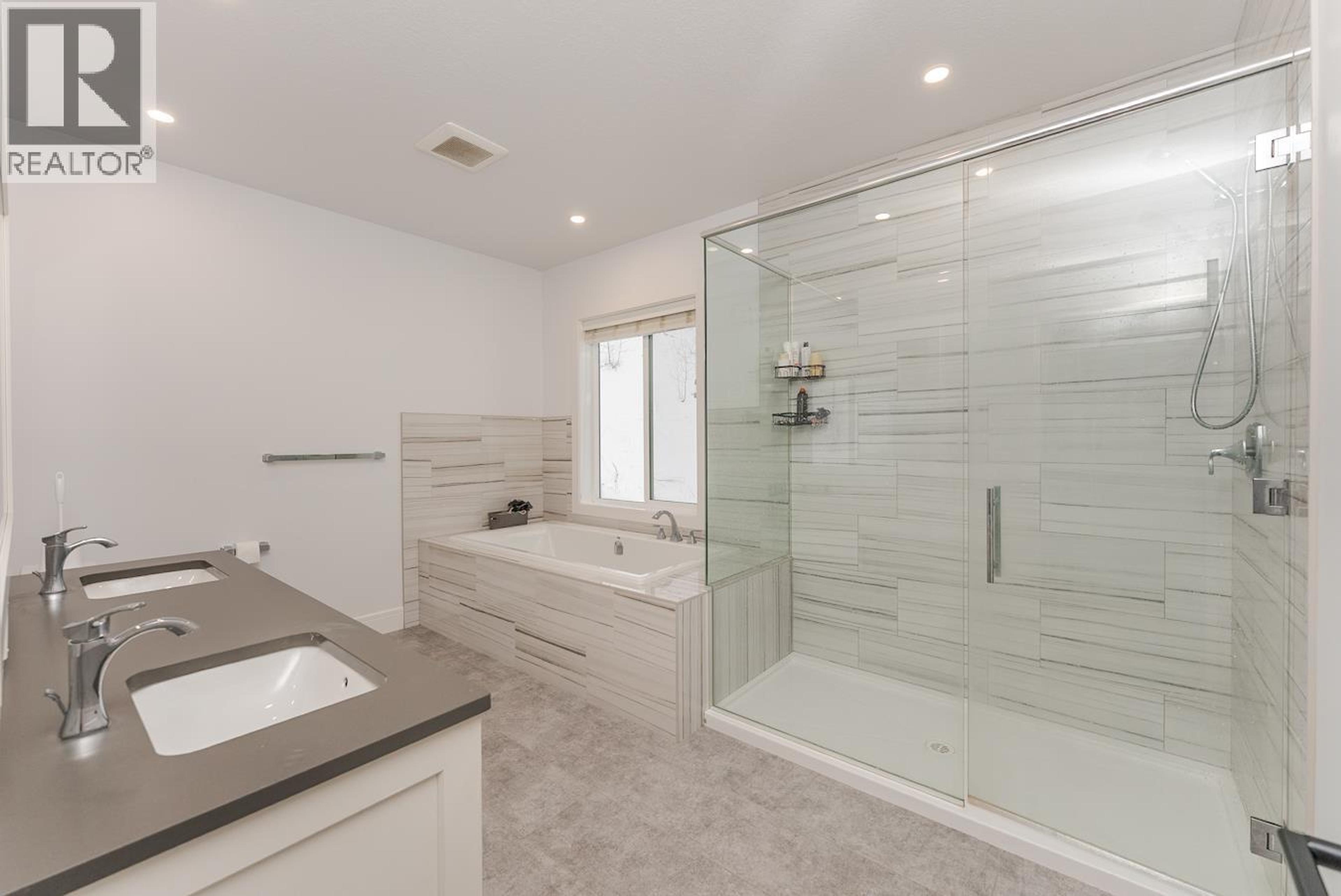 3350 HILLSIDE DRIVE - 19