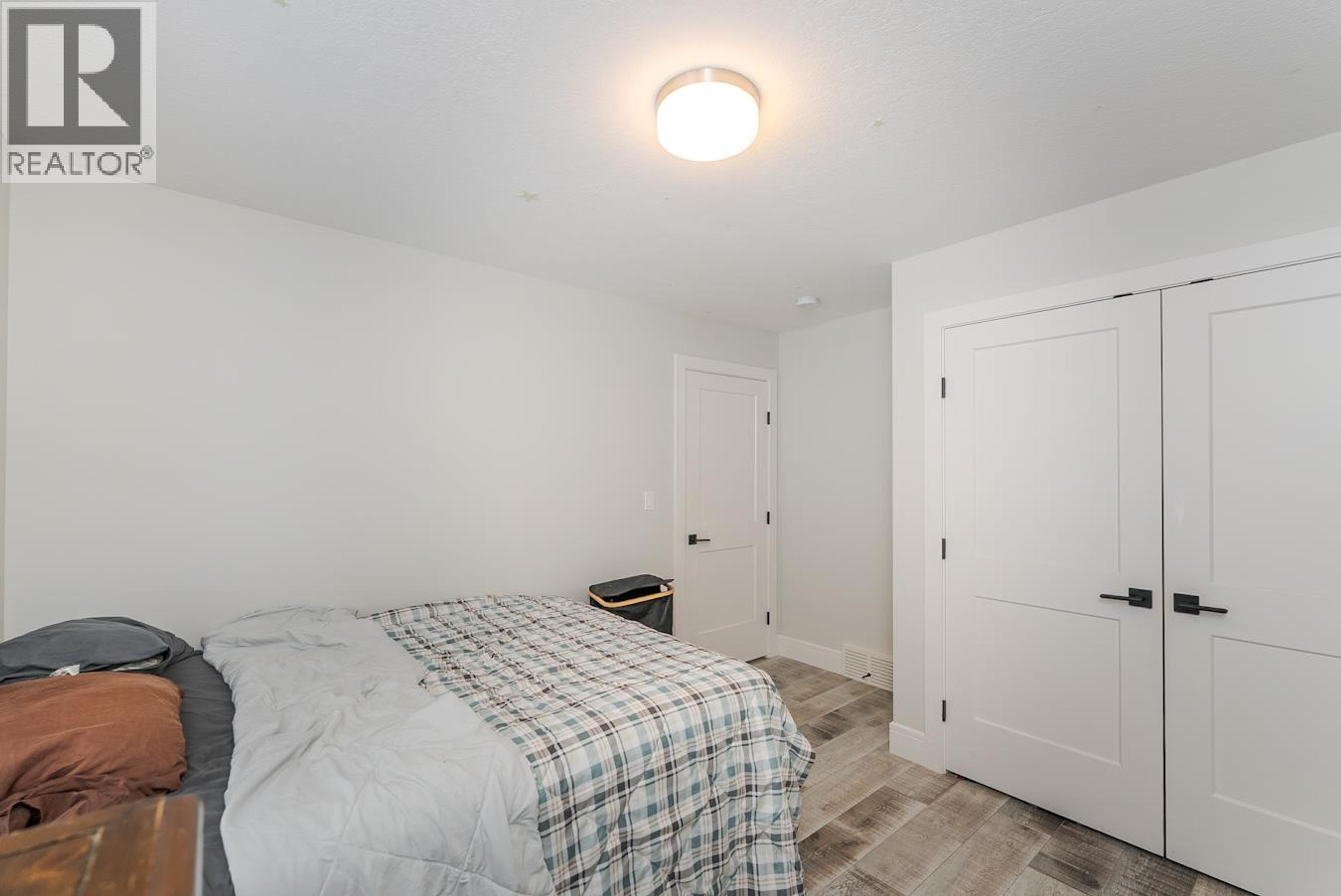 3350 HILLSIDE DRIVE - 20