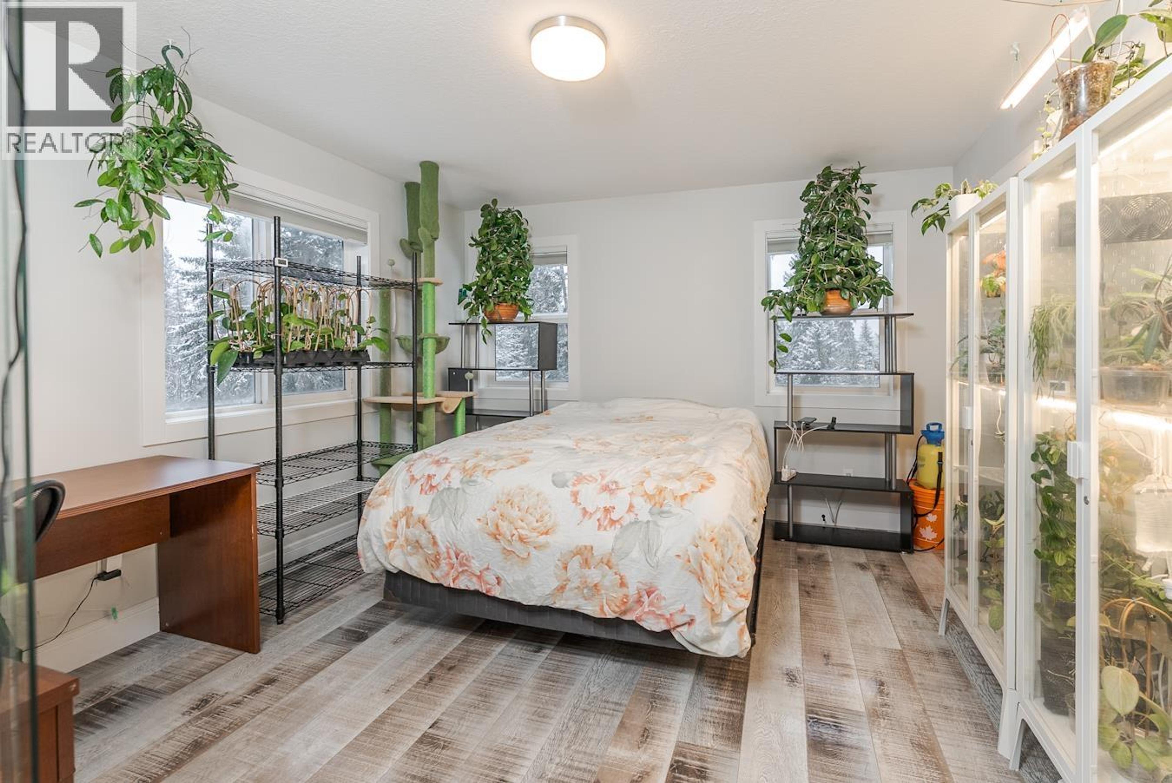 3350 HILLSIDE DRIVE - 24