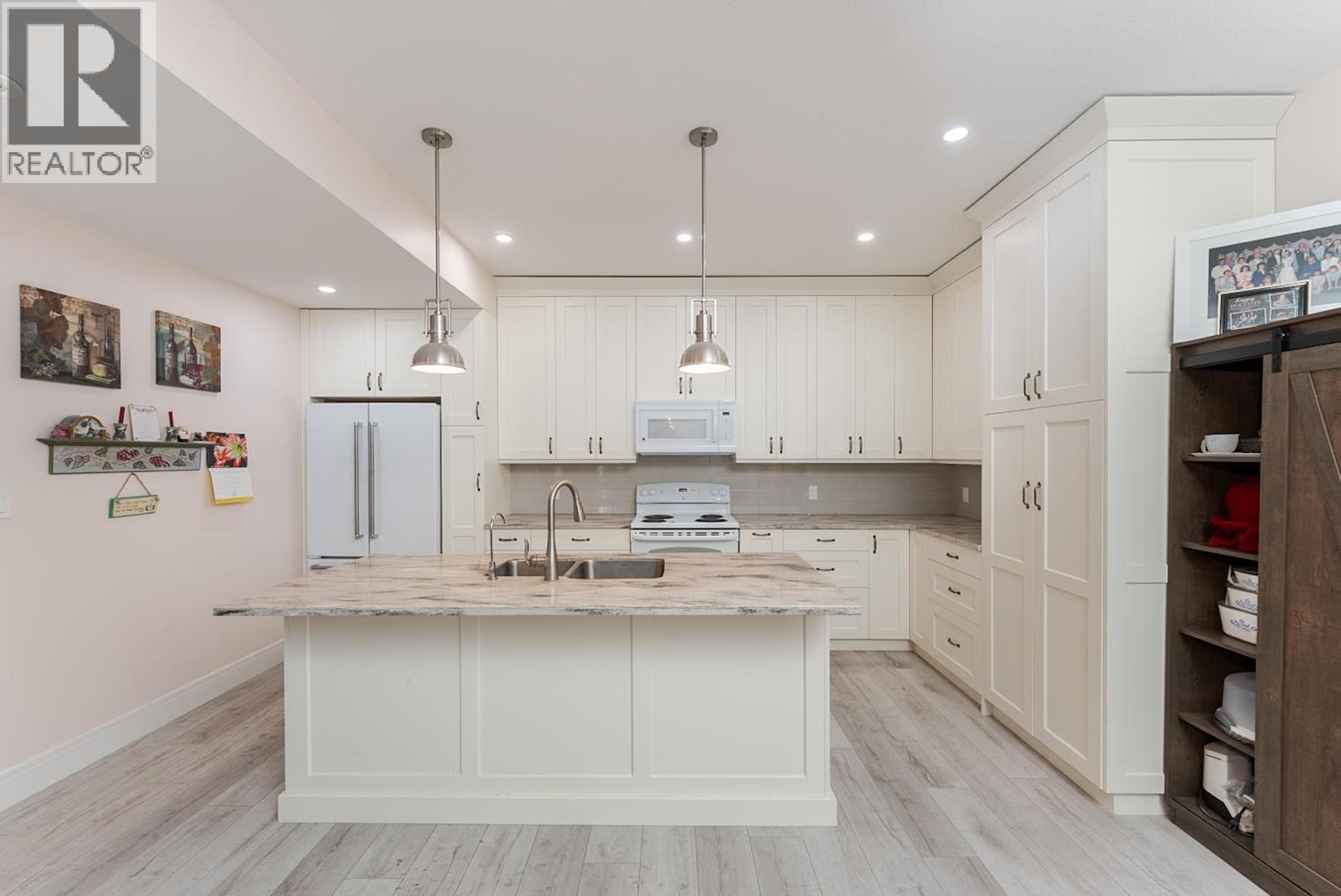 3350 HILLSIDE DRIVE - 28