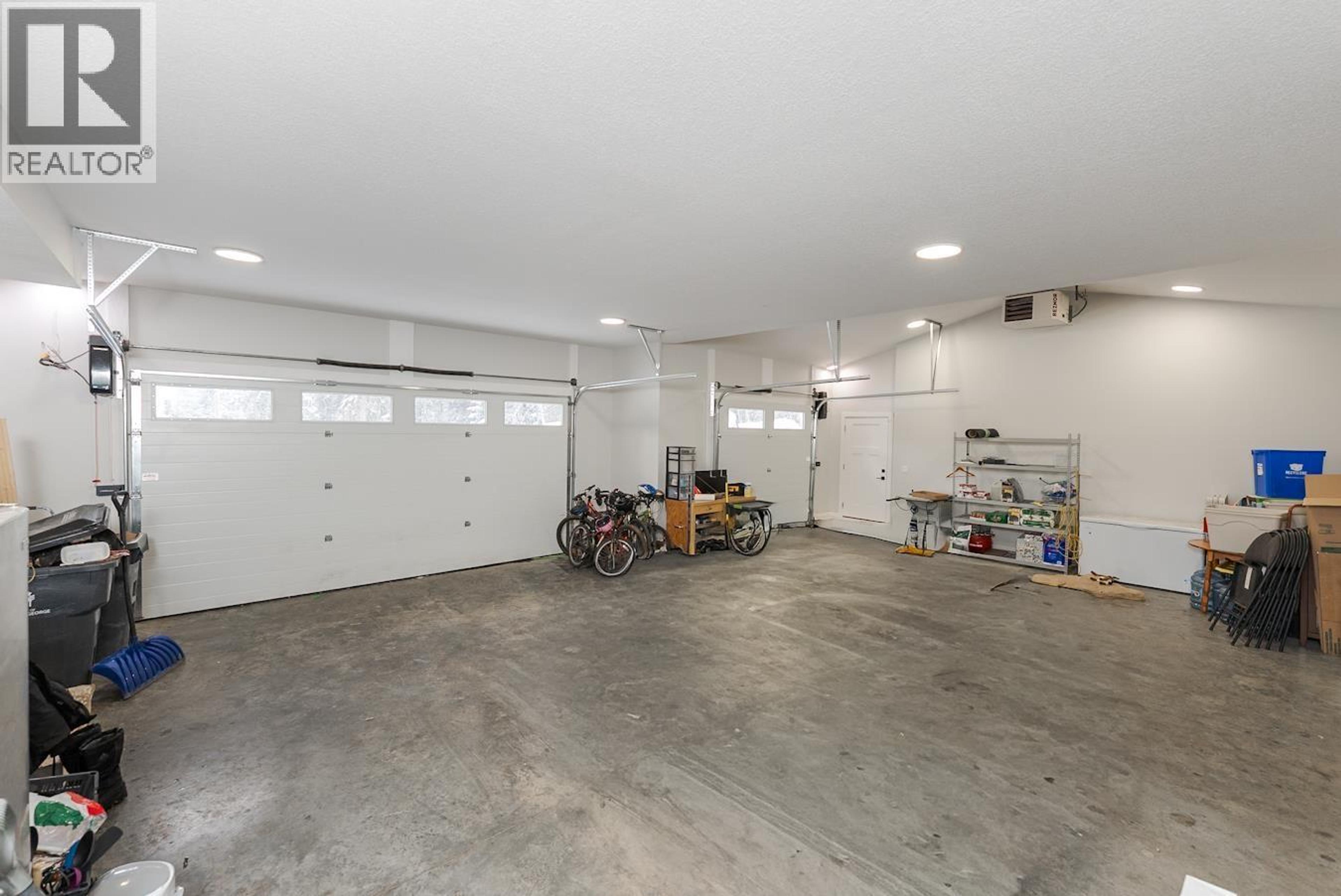 3350 HILLSIDE DRIVE - 36