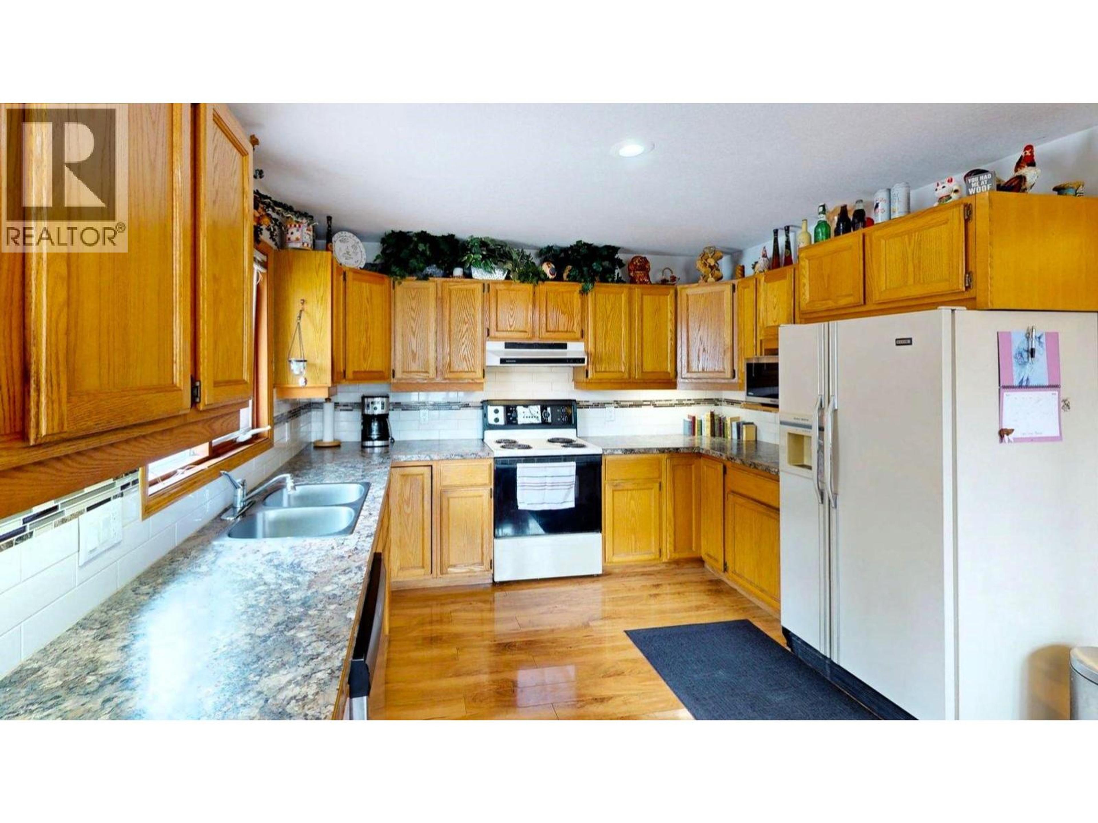 7319 GLACIER DRIVE - 13