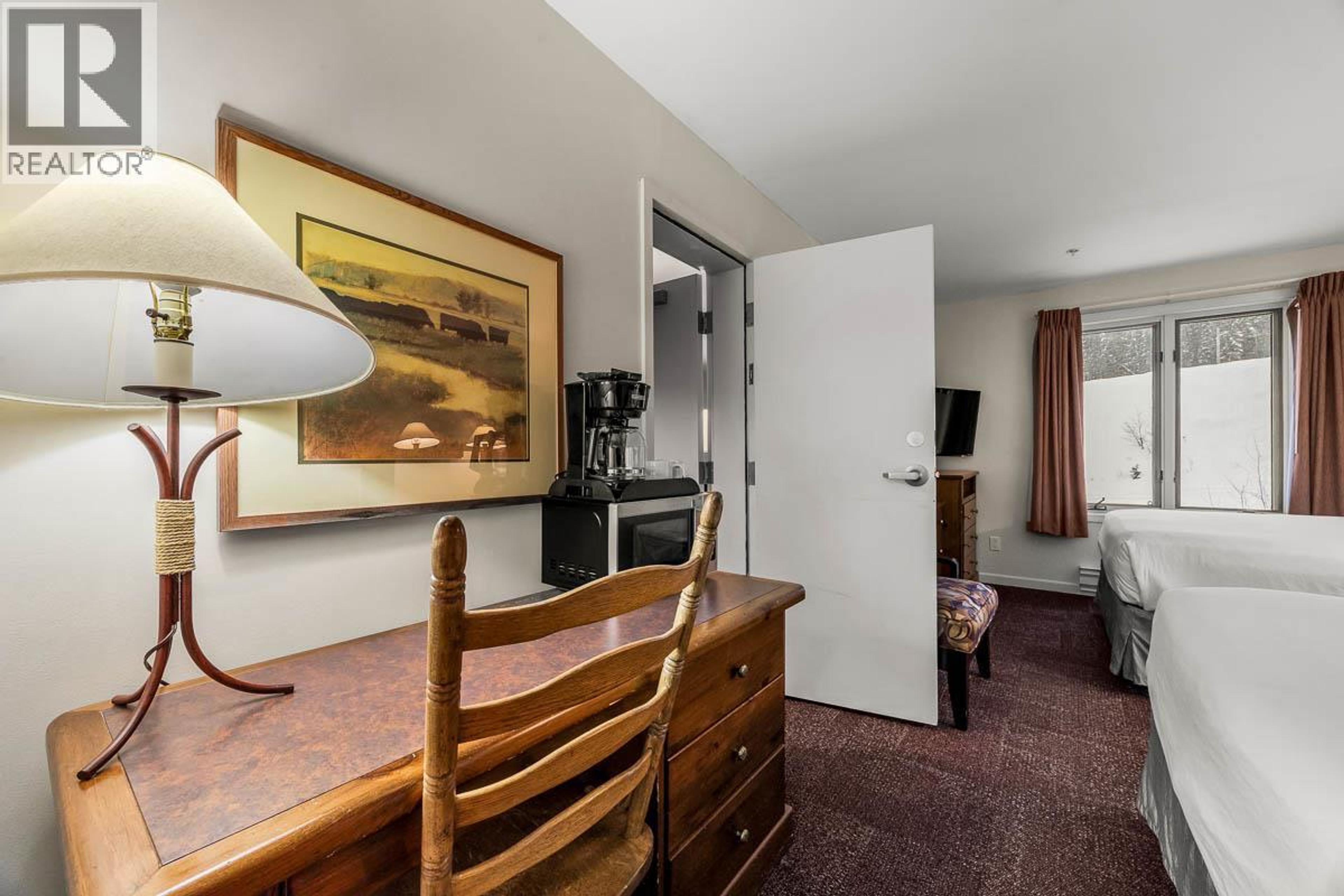 #205/211 3220 VILLAGE WAY - 13