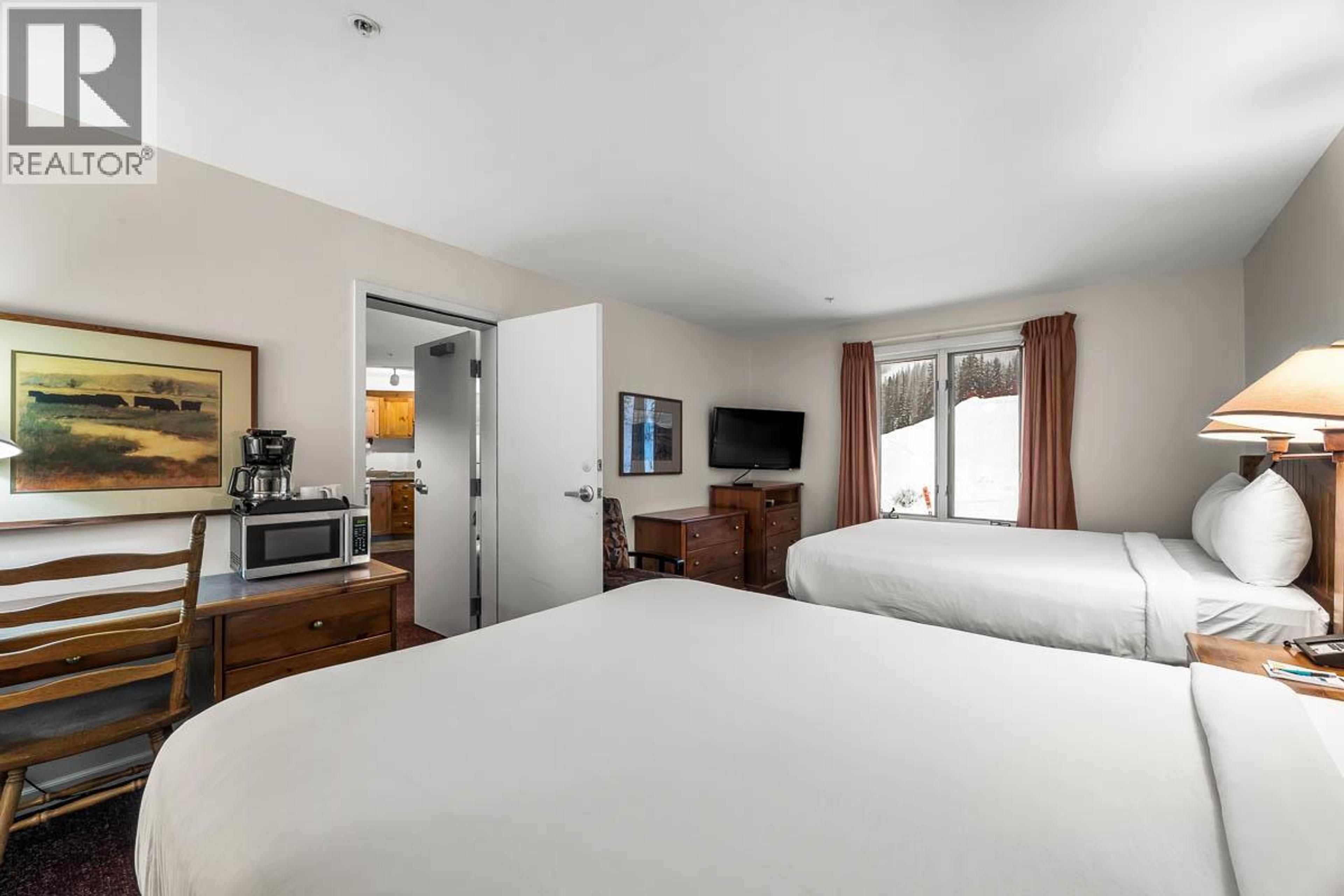 #205/211 3220 VILLAGE WAY - 16