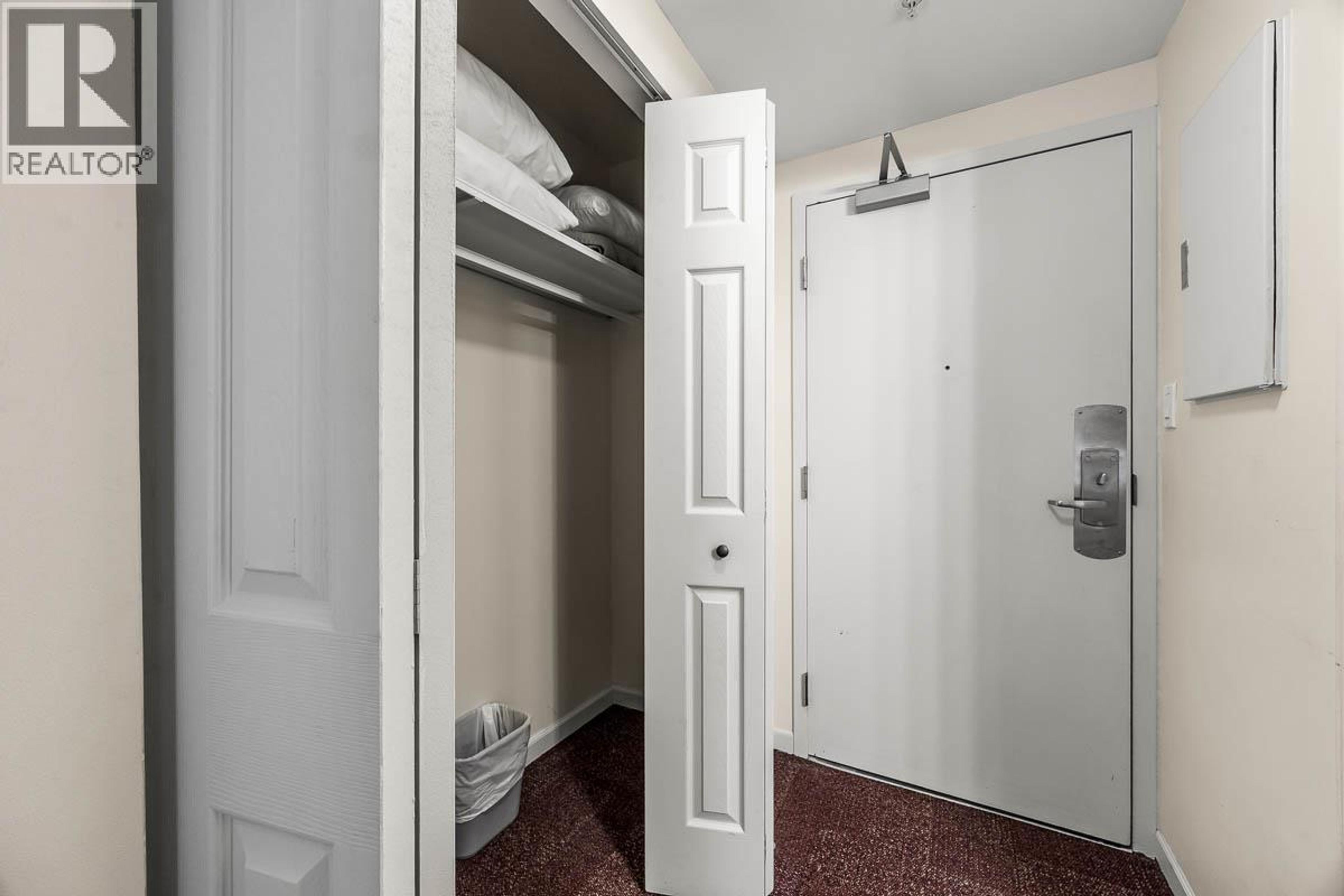 #205/211 3220 VILLAGE WAY - Image 2