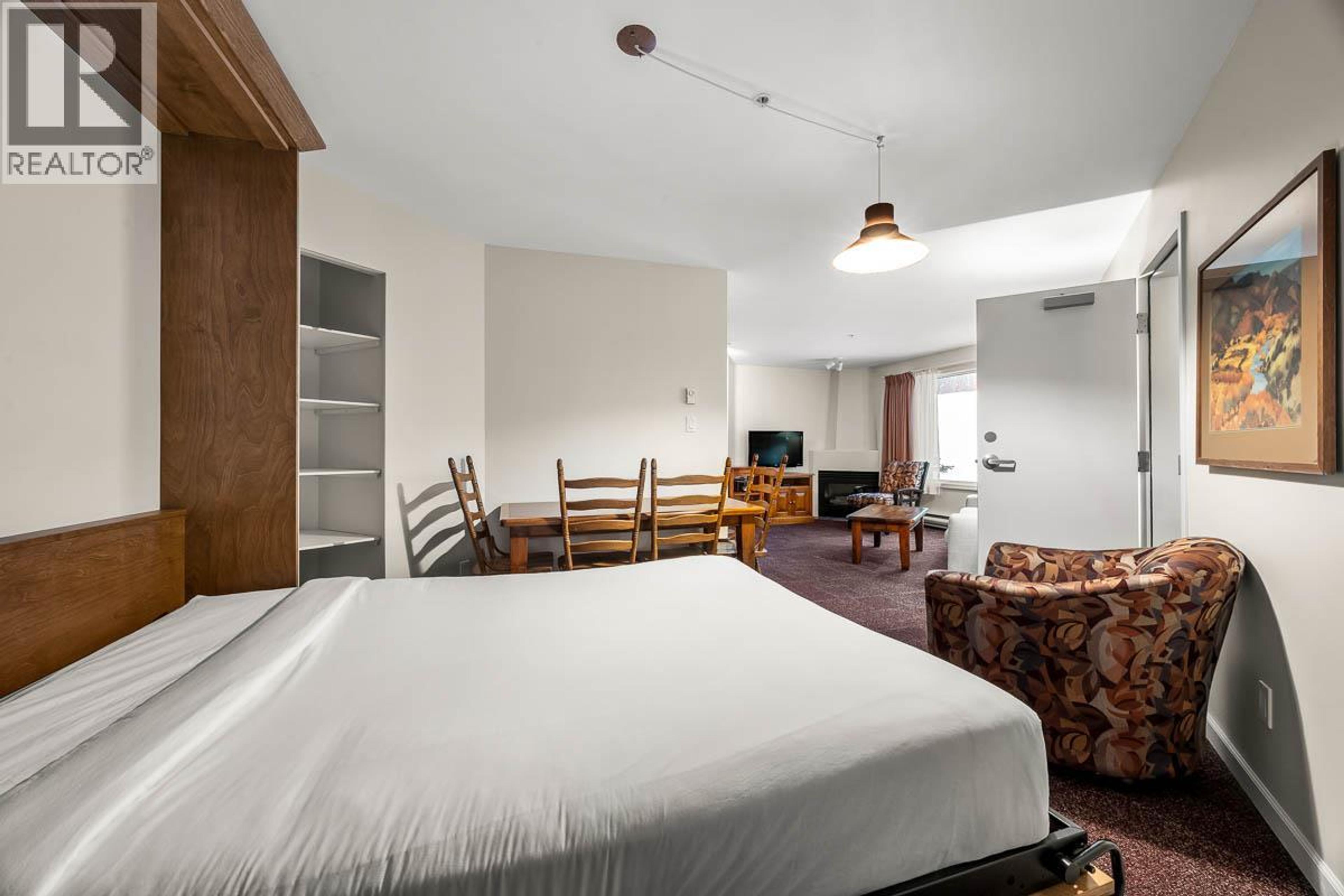 #205/211 3220 VILLAGE WAY - 9