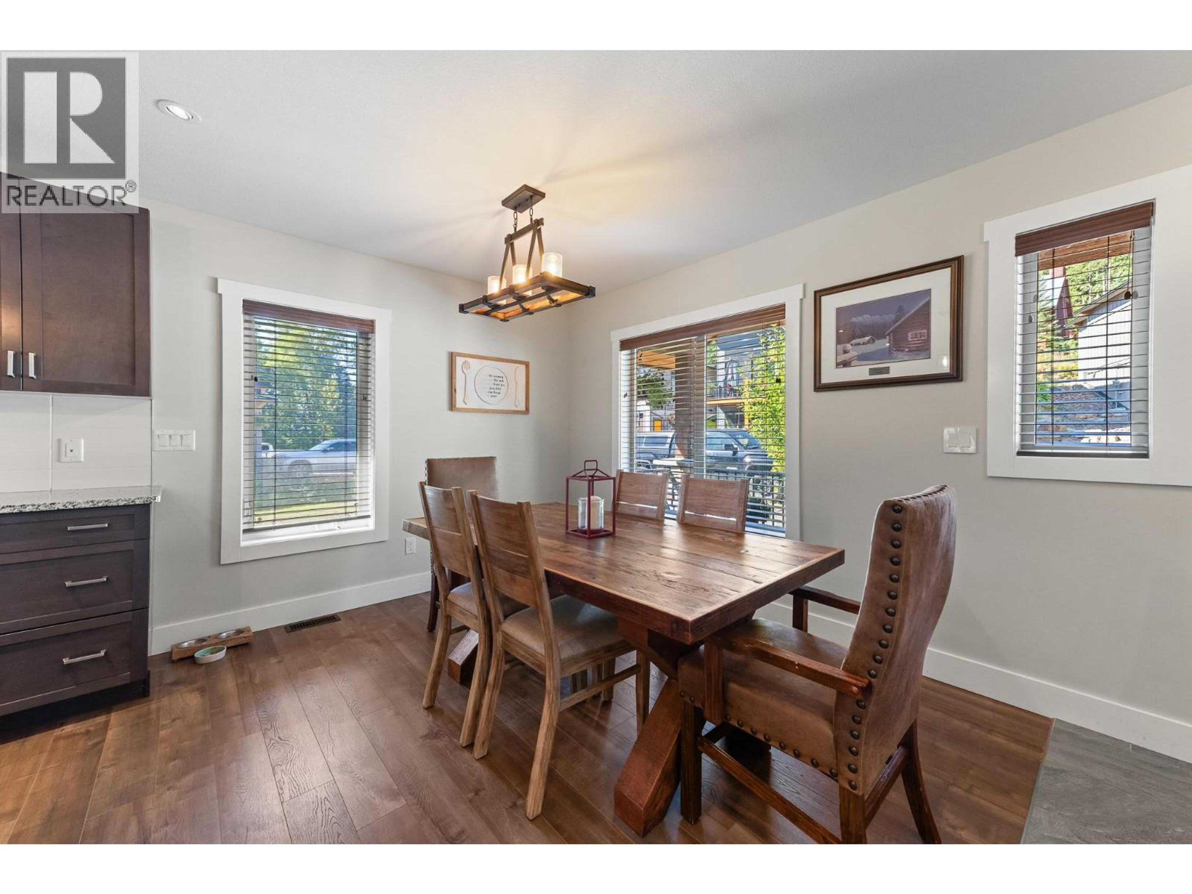 12 ALPINE TRAIL PLACE - 17