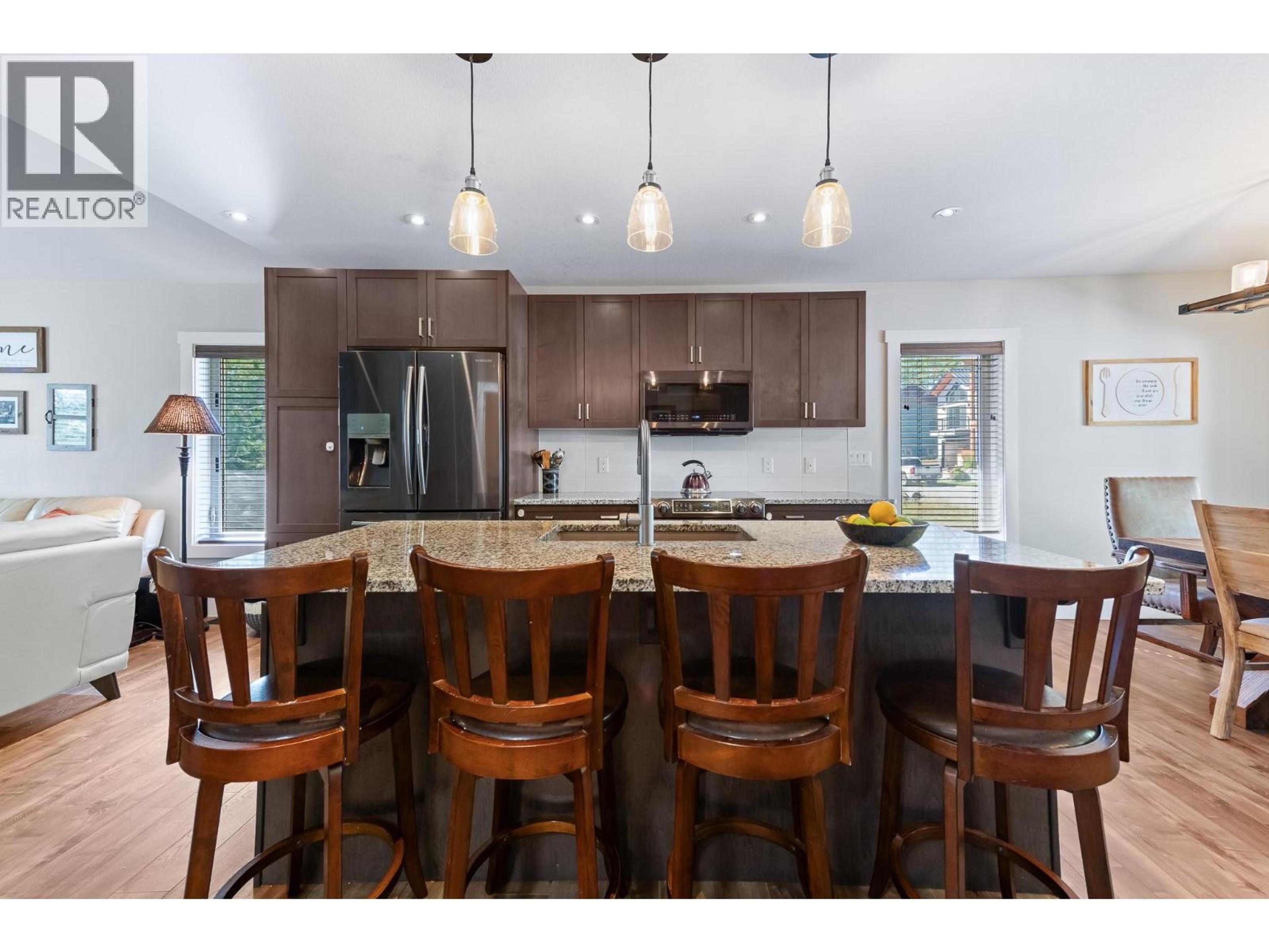 12 ALPINE TRAIL PLACE - 16