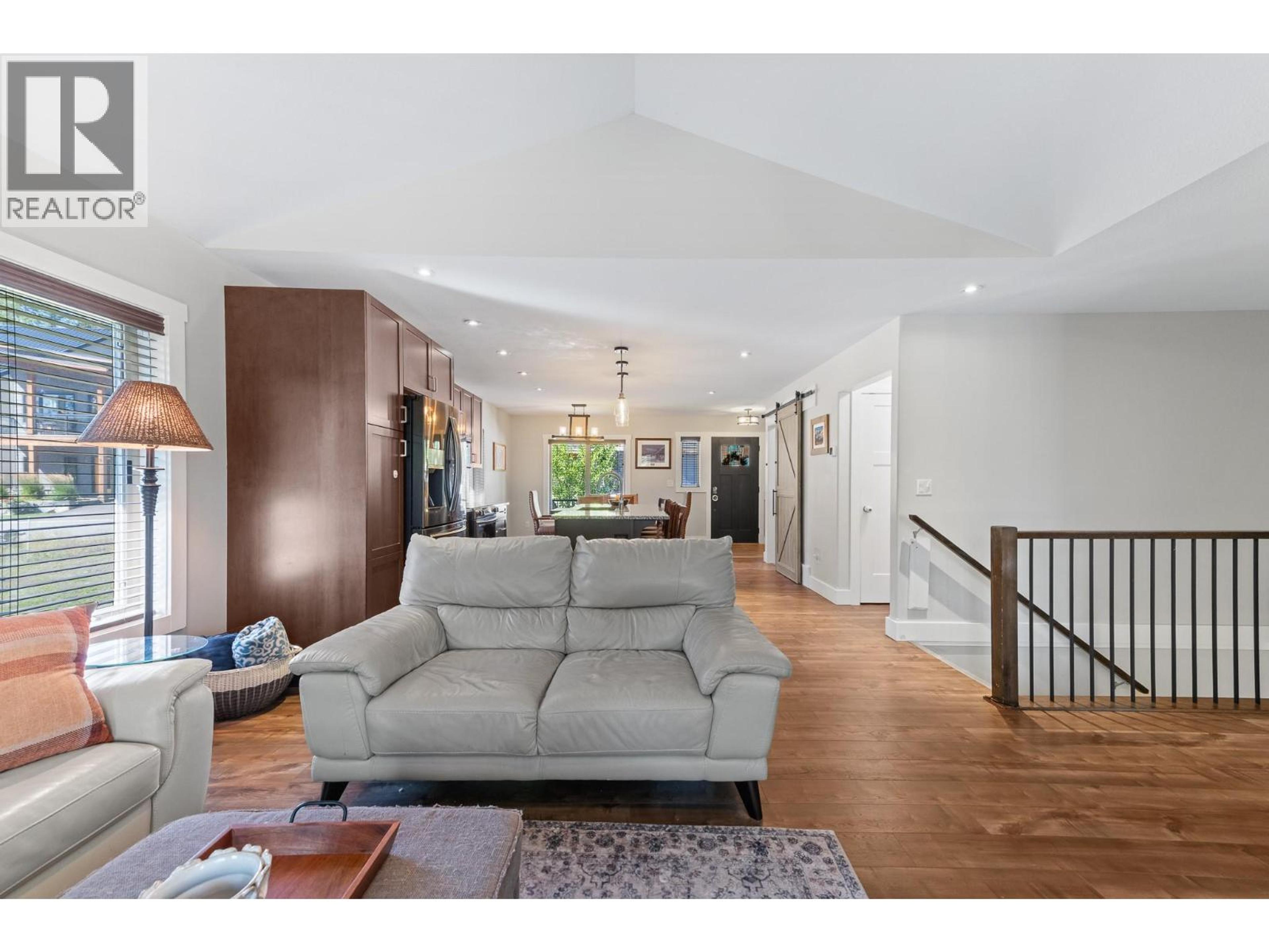 12 ALPINE TRAIL PLACE - 12