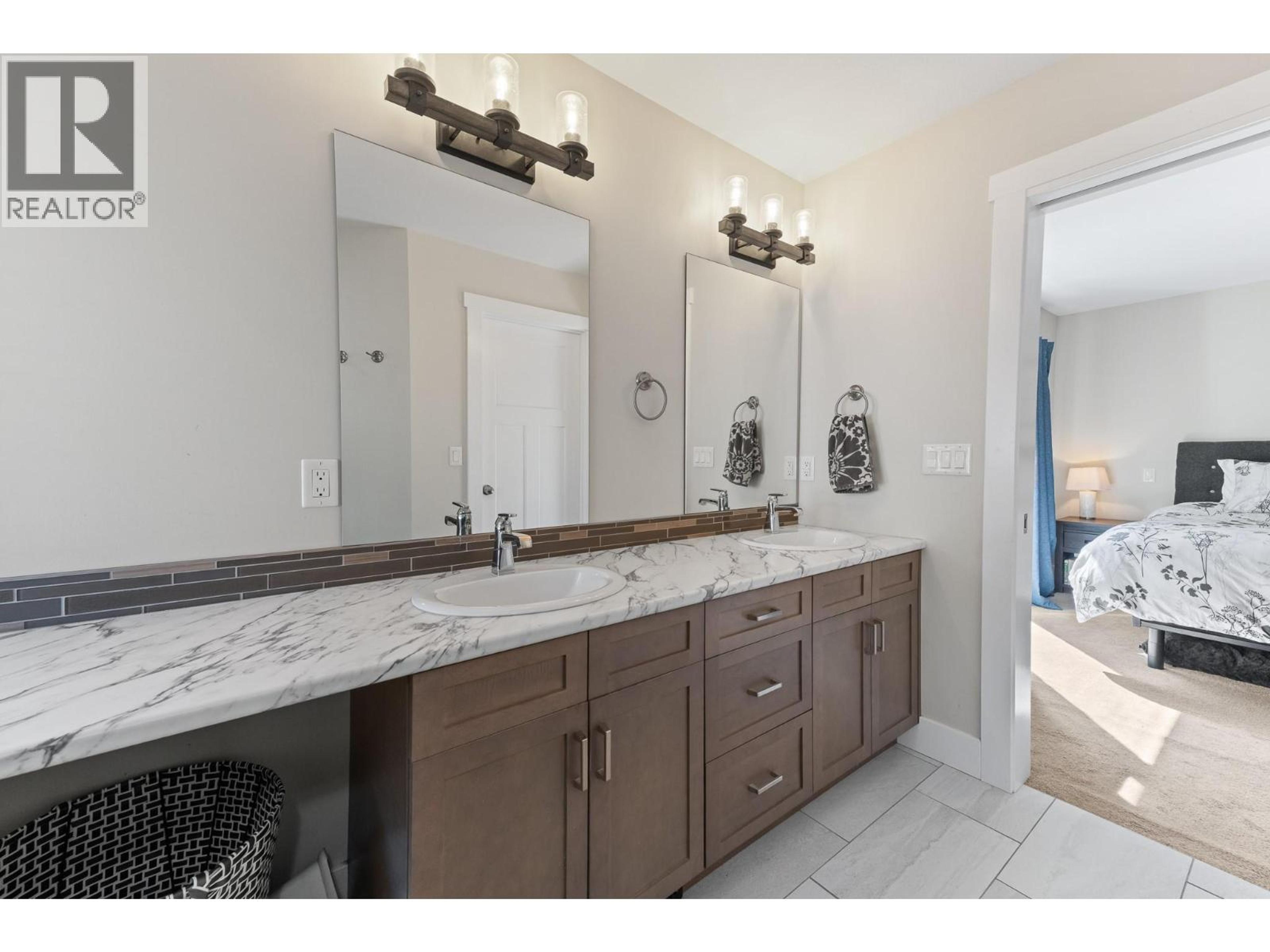 12 ALPINE TRAIL PLACE - 21