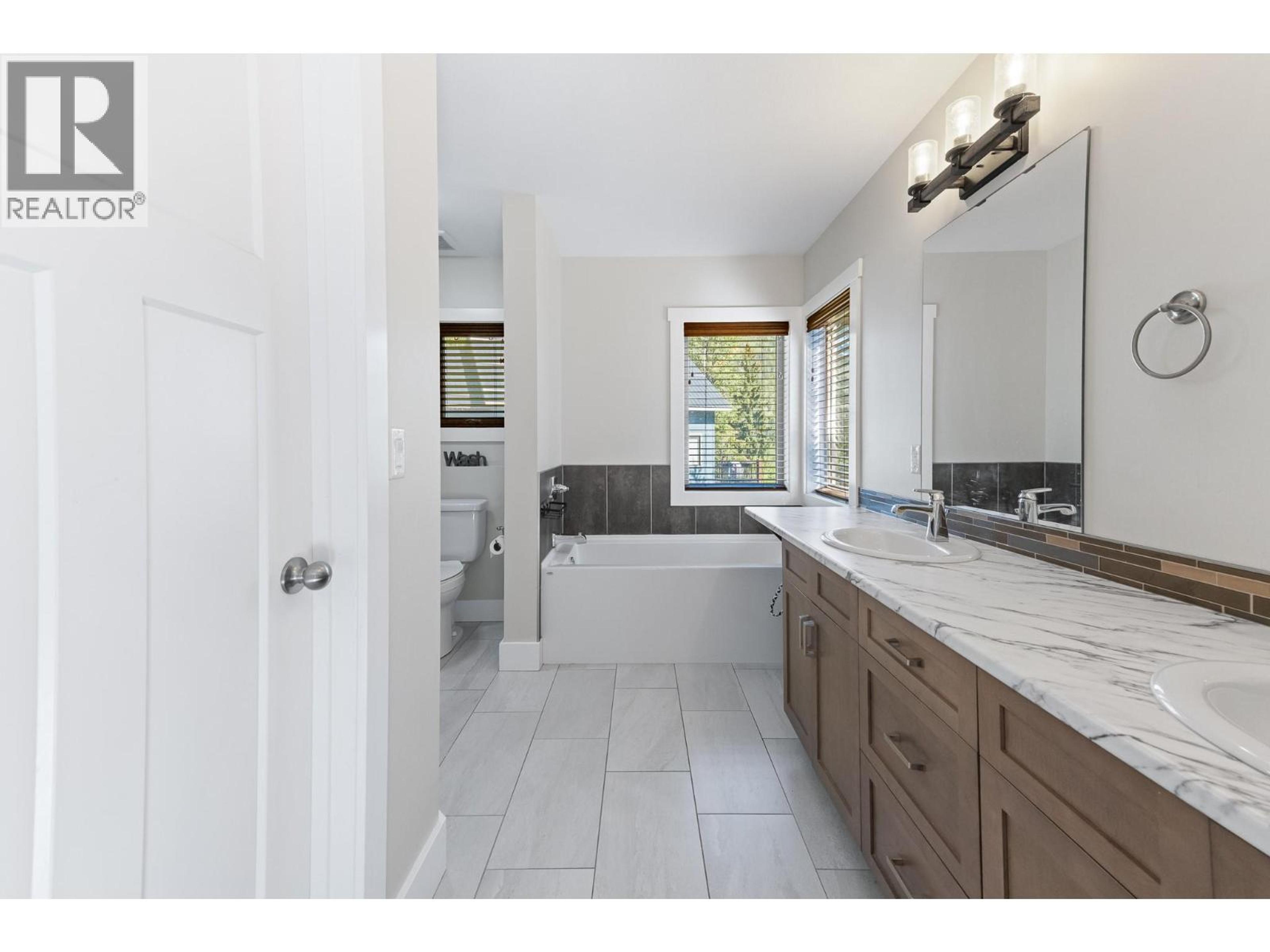 12 ALPINE TRAIL PLACE - 22