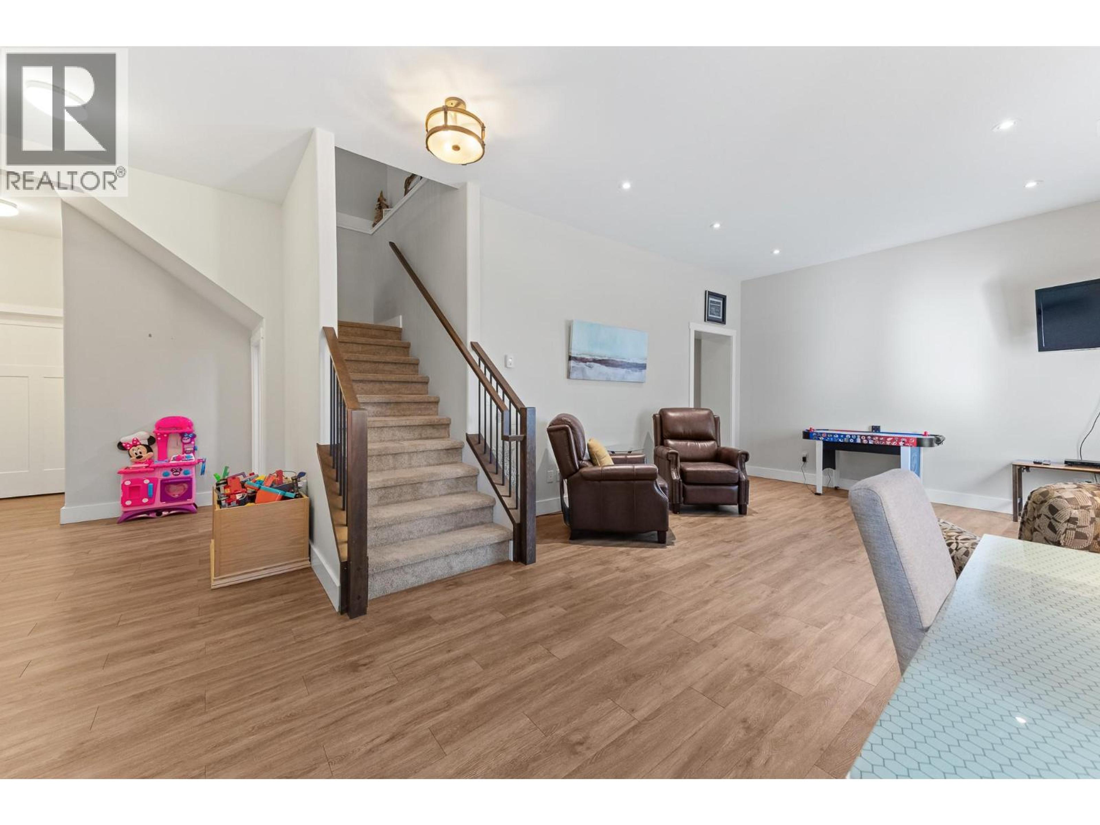 12 ALPINE TRAIL PLACE - 26