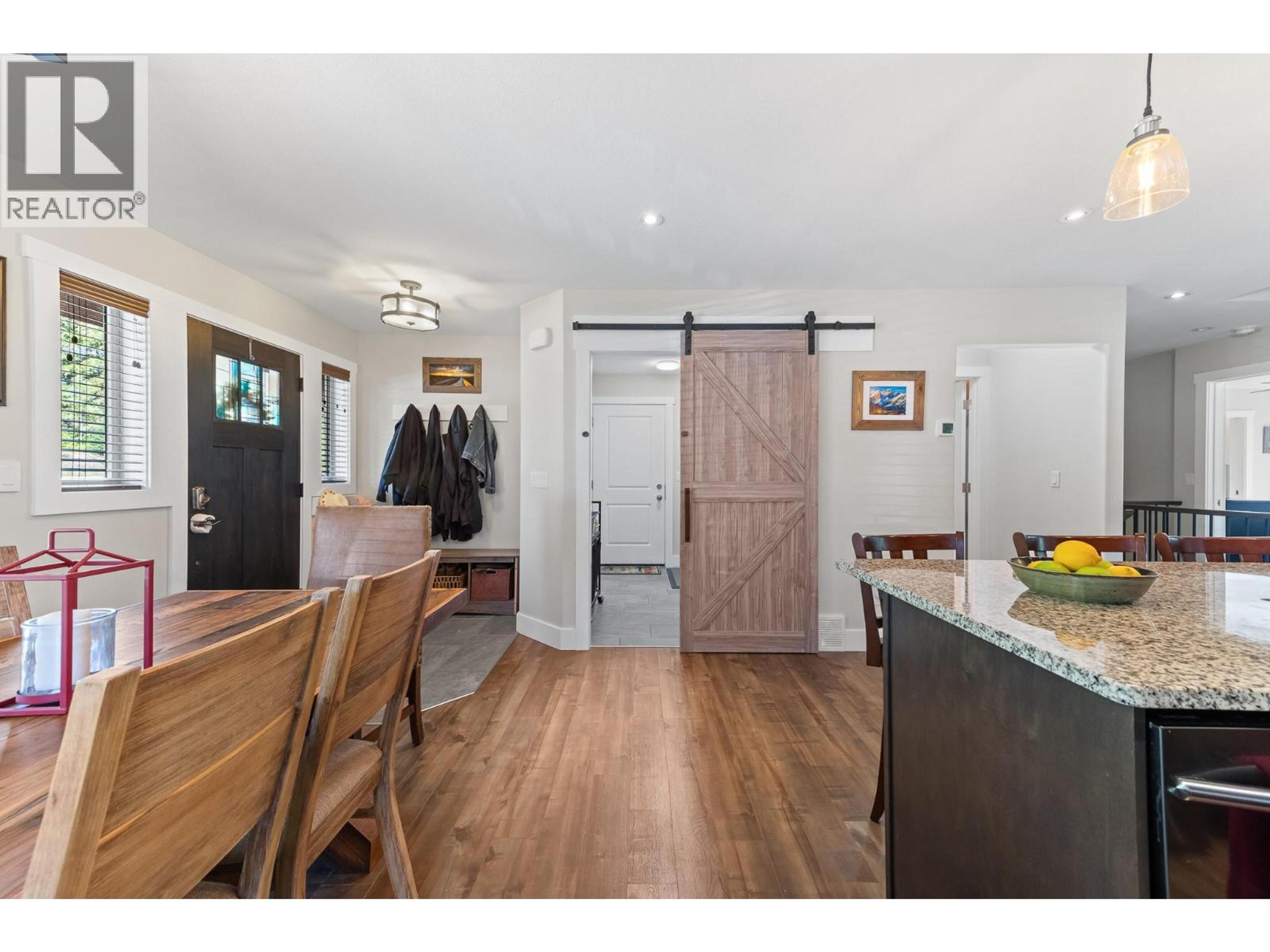 12 ALPINE TRAIL PLACE - 36