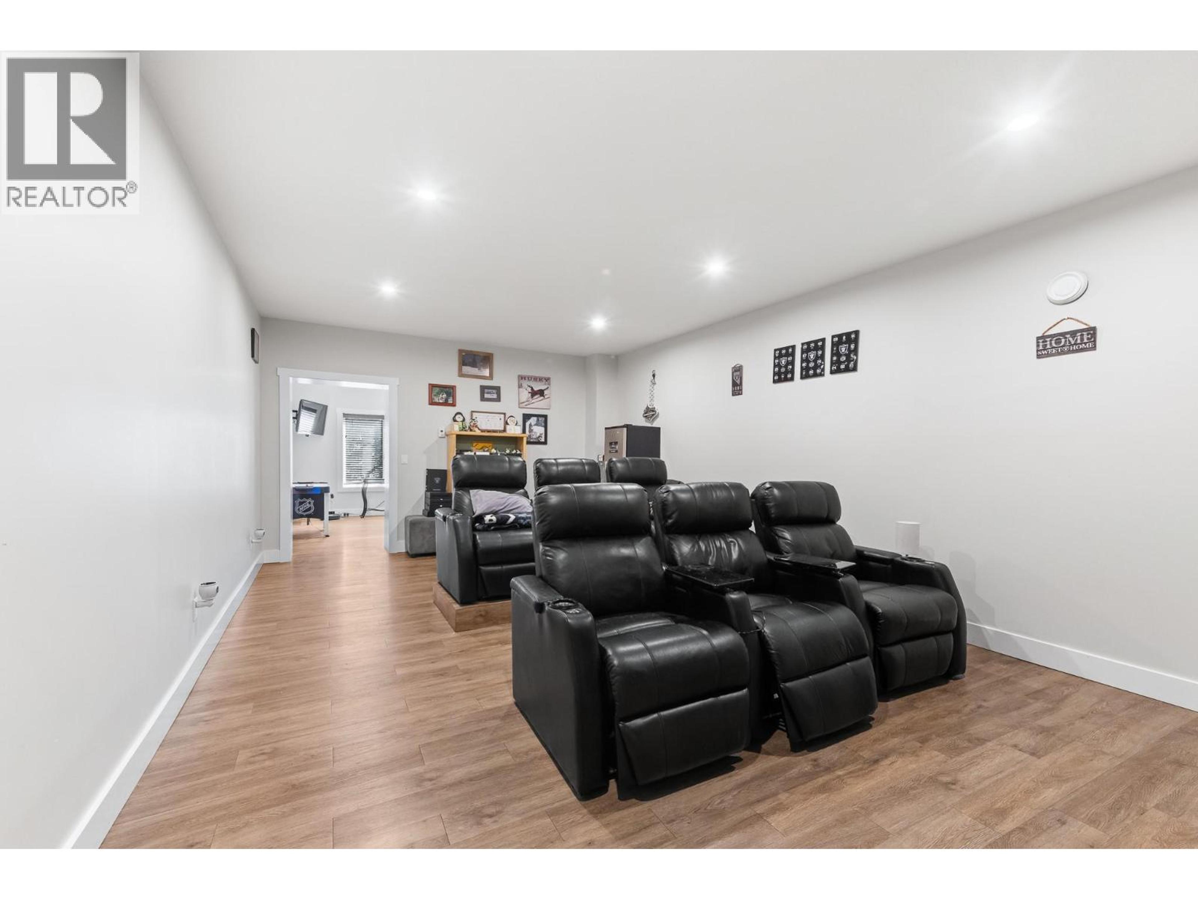 12 ALPINE TRAIL PLACE - 34