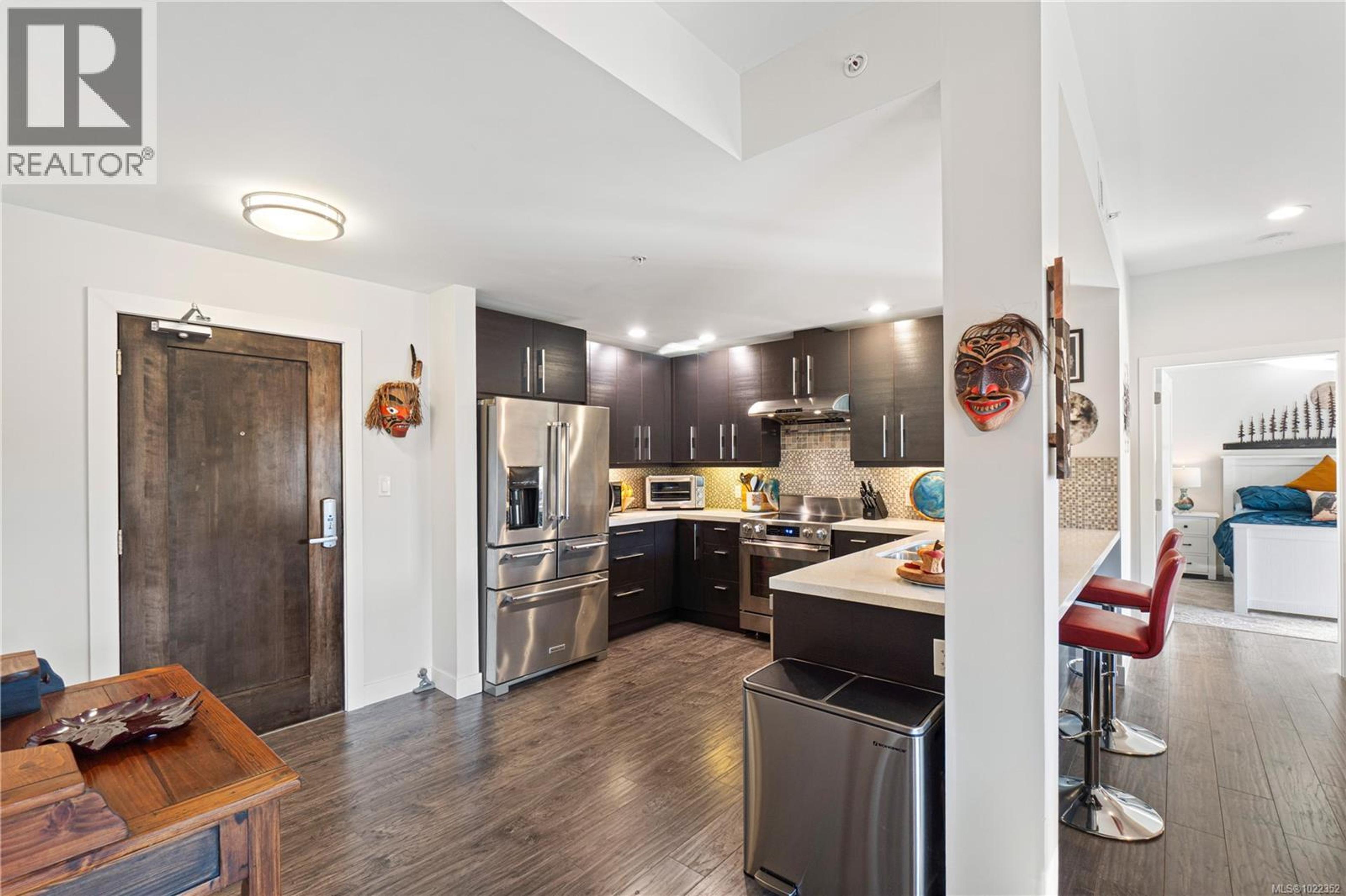 #203 439 COLLEGE RD - 13