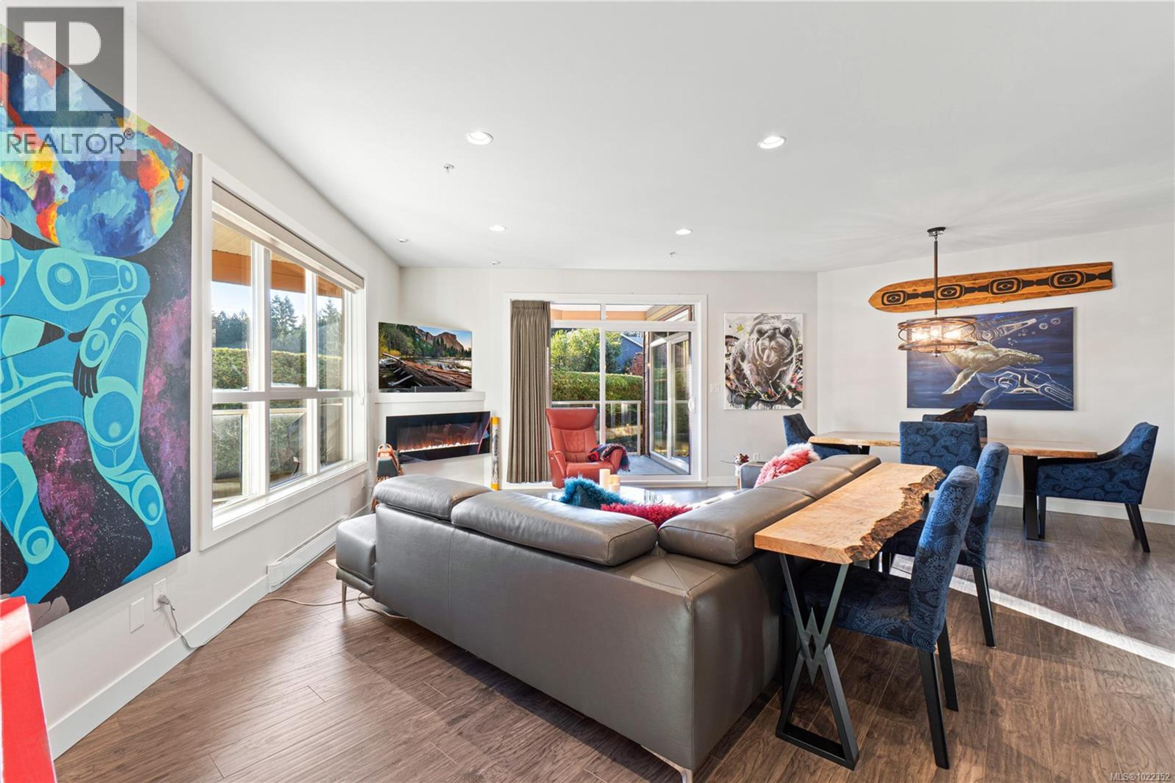 #203 439 COLLEGE RD - 17