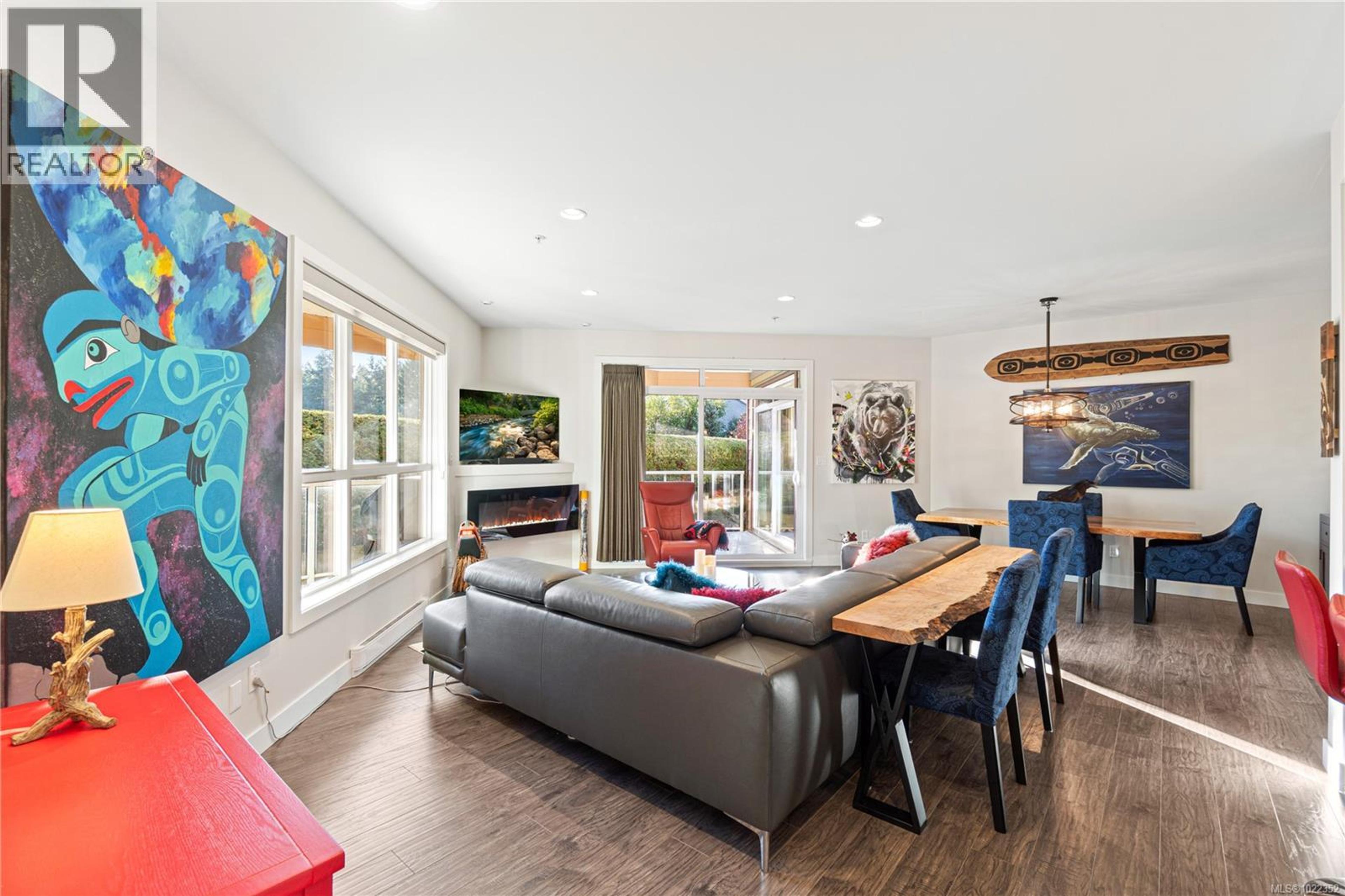 #203 439 COLLEGE RD - 18