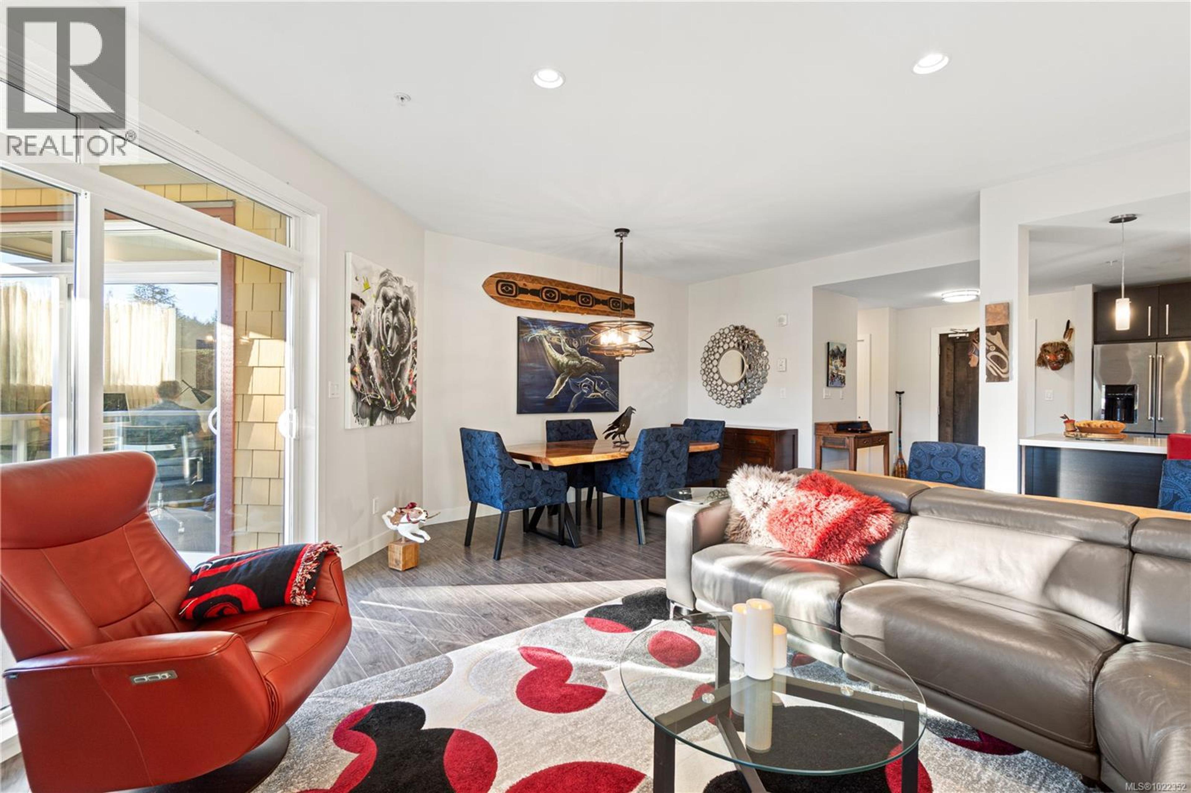 #203 439 COLLEGE RD - 21