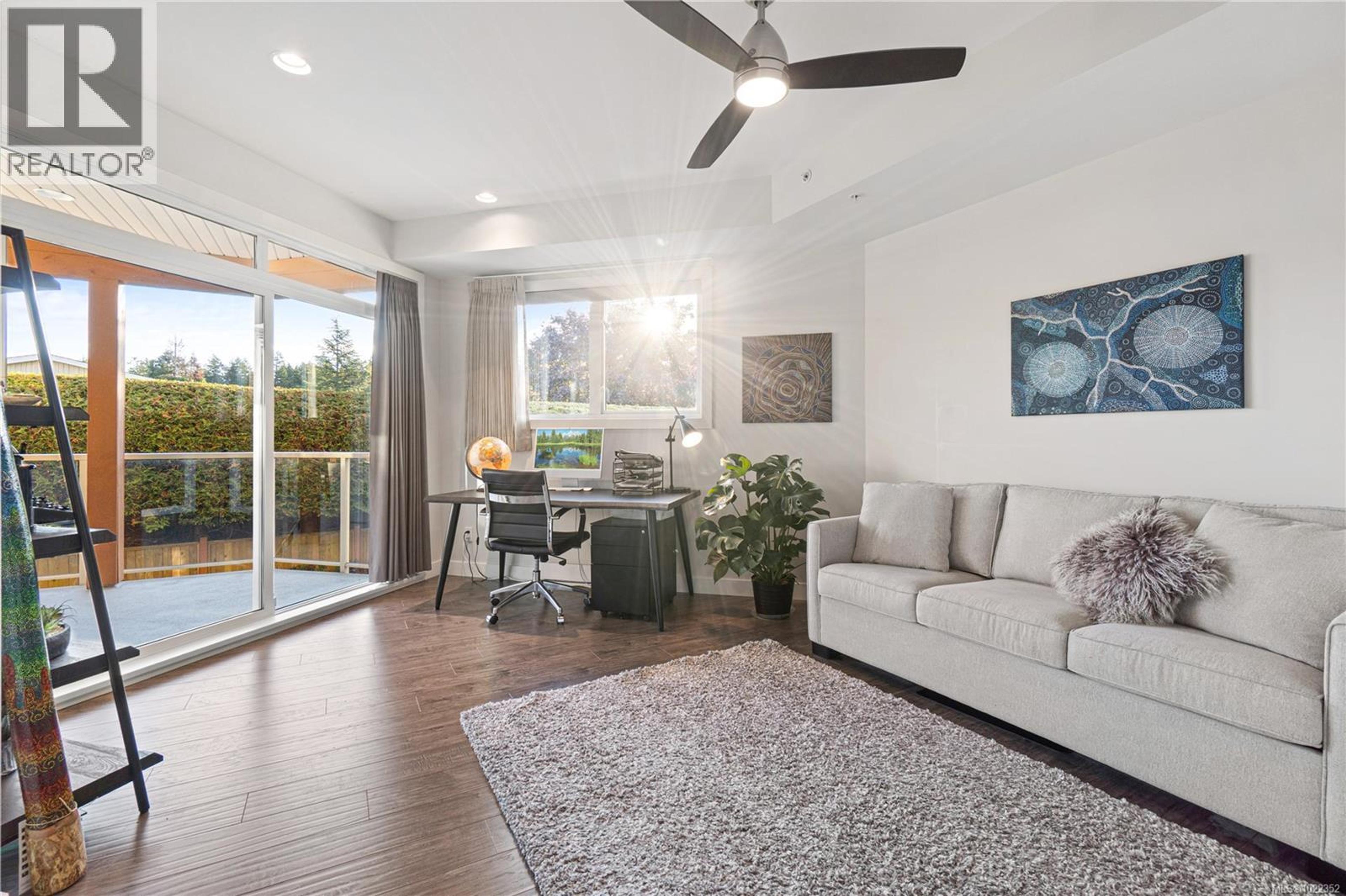 #203 439 COLLEGE RD - 25