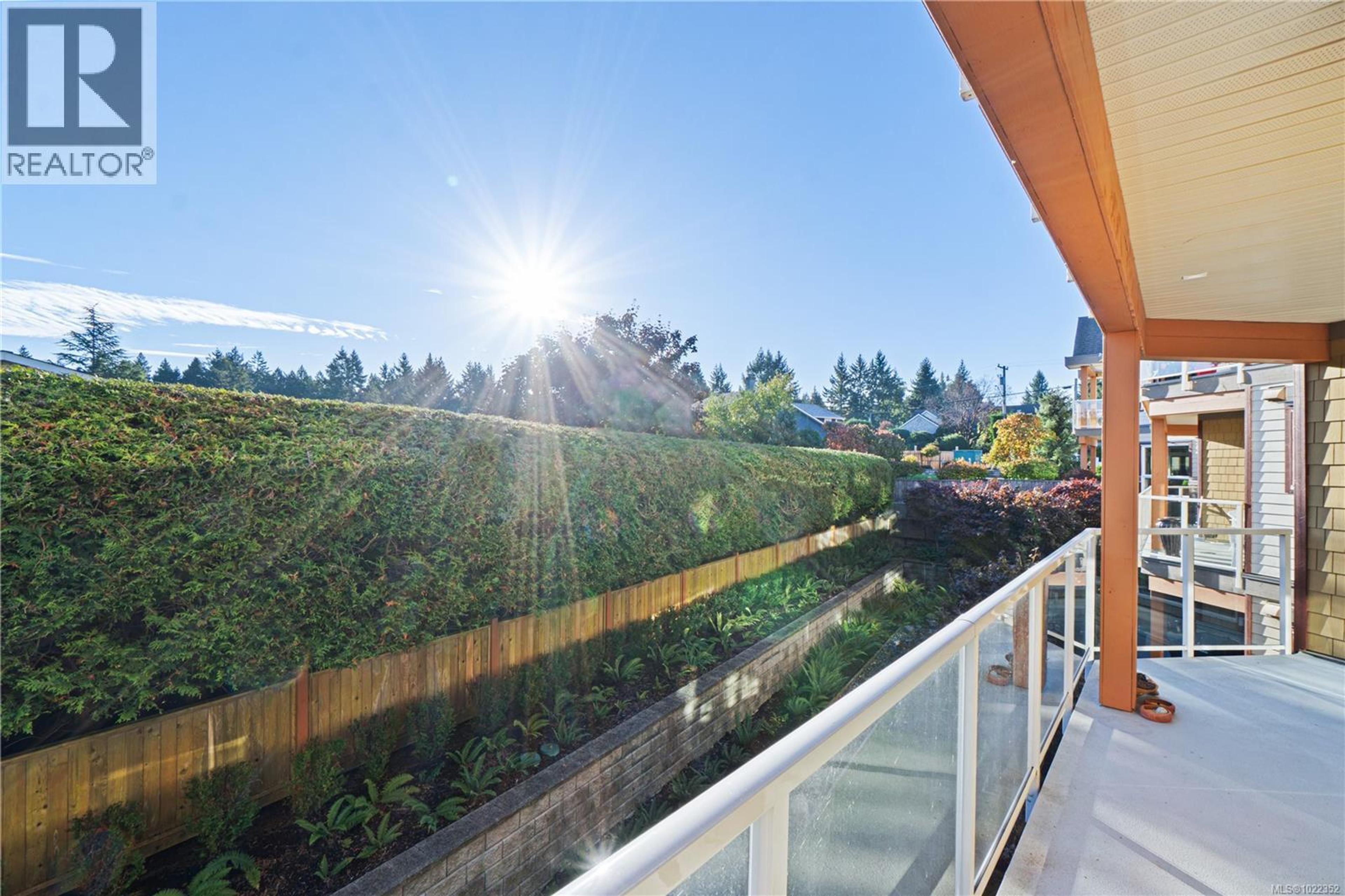 #203 439 COLLEGE RD - 37