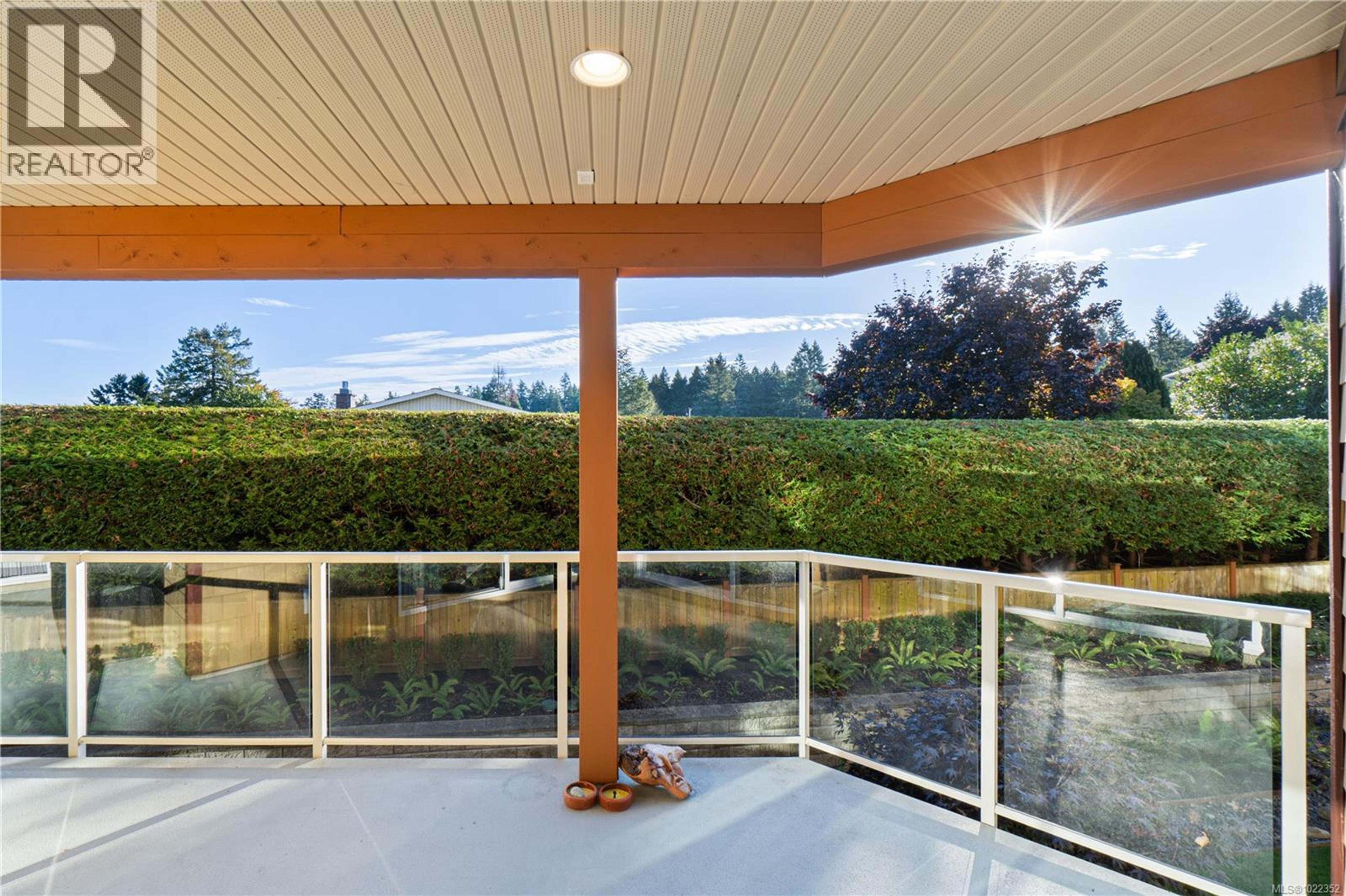 #203 439 COLLEGE RD - 44