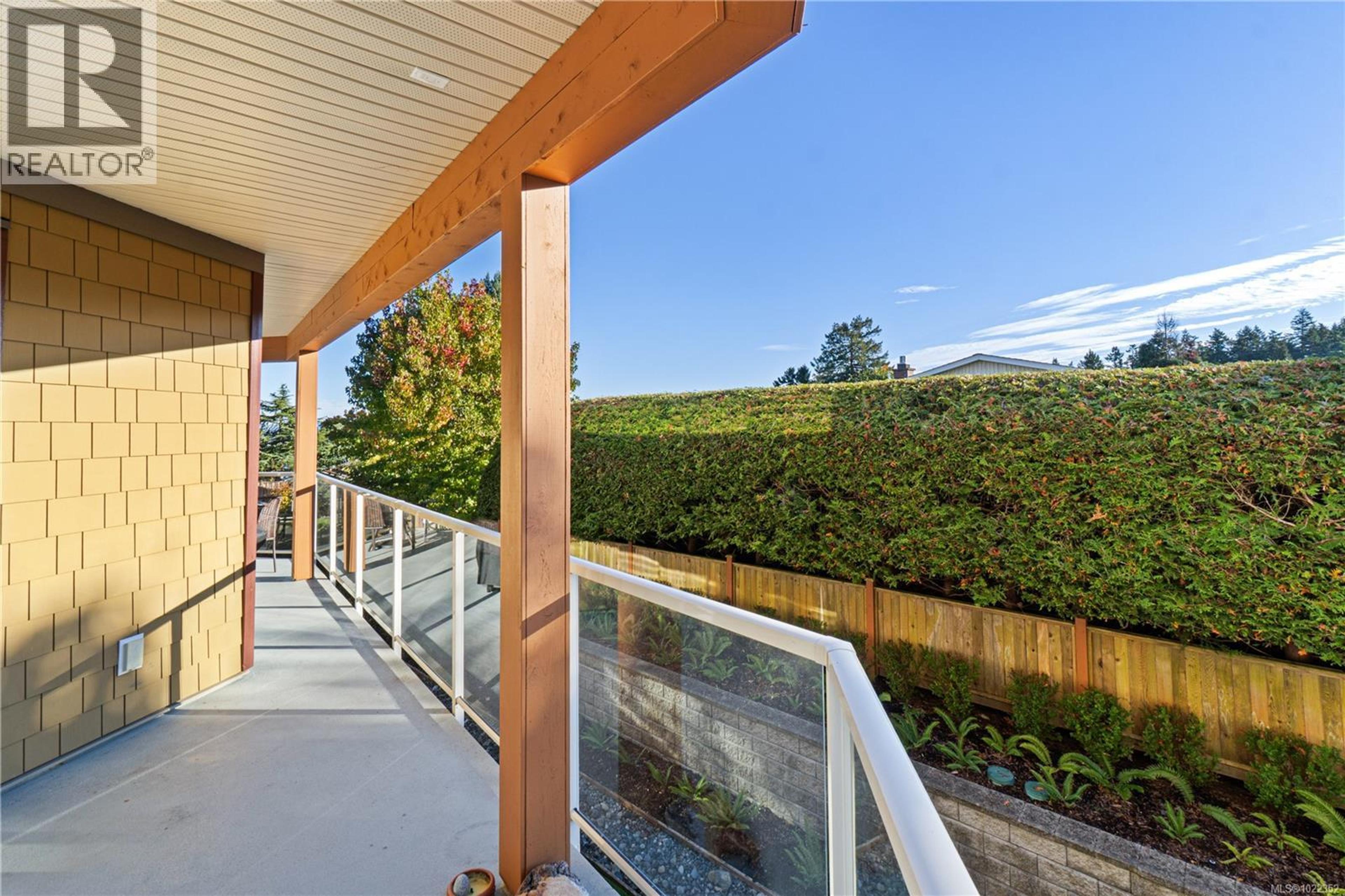 #203 439 COLLEGE RD - 45