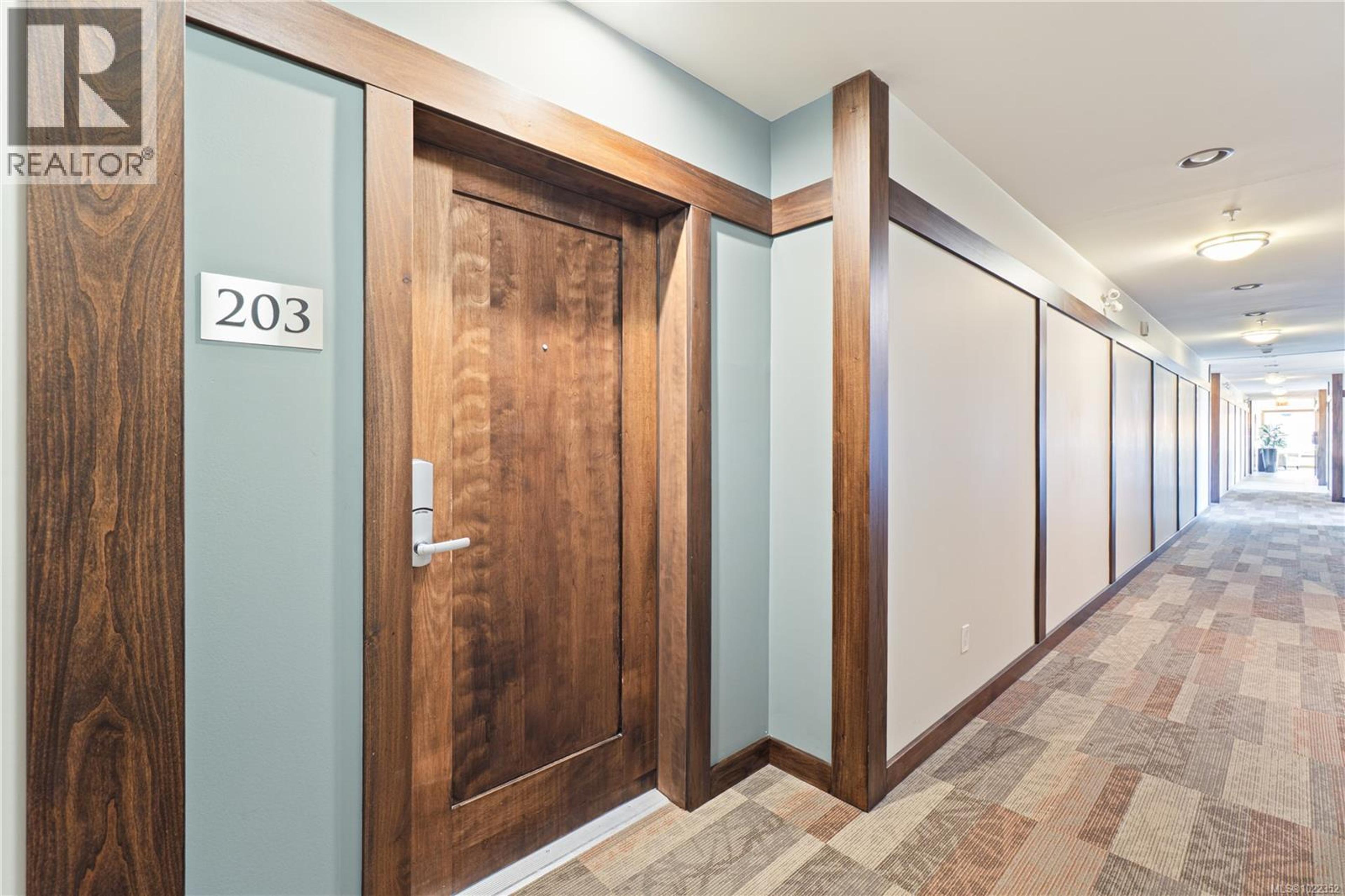 #203 439 COLLEGE RD - 5