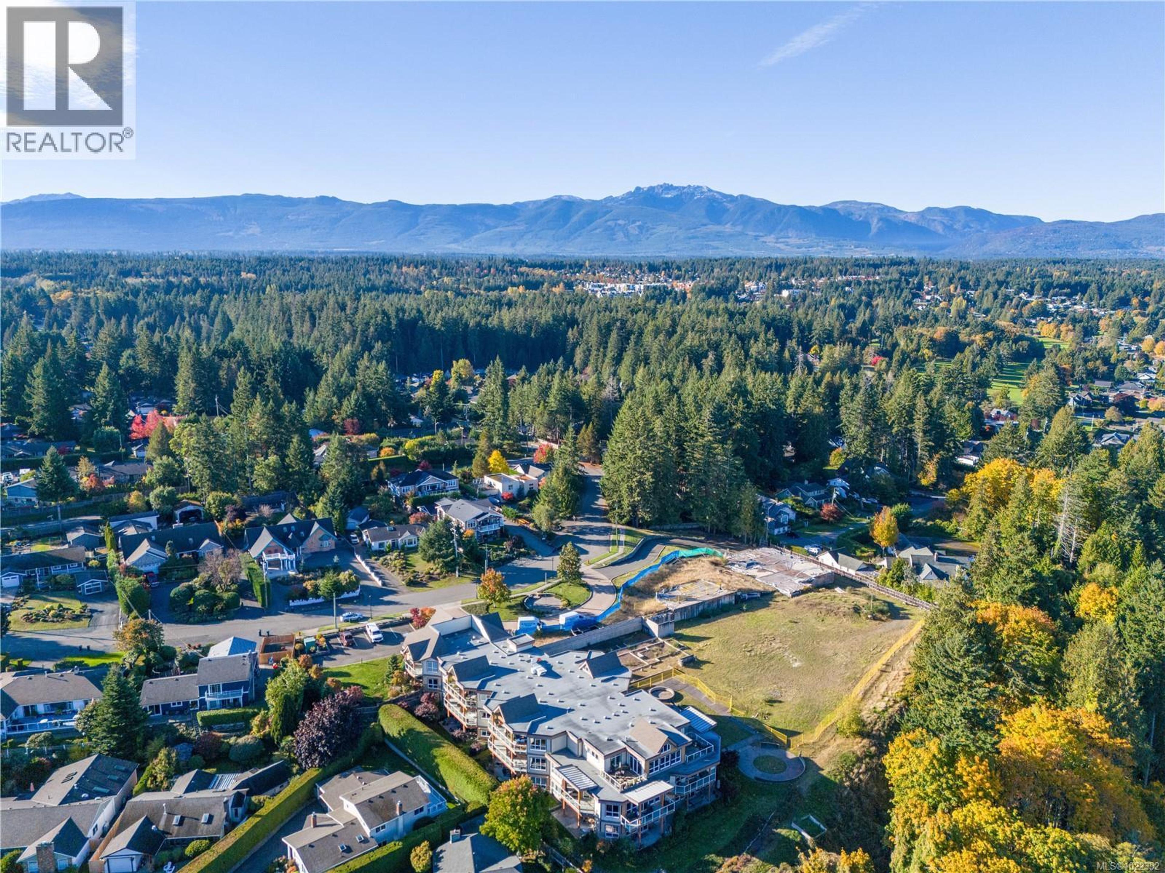 #203 439 COLLEGE RD - 53