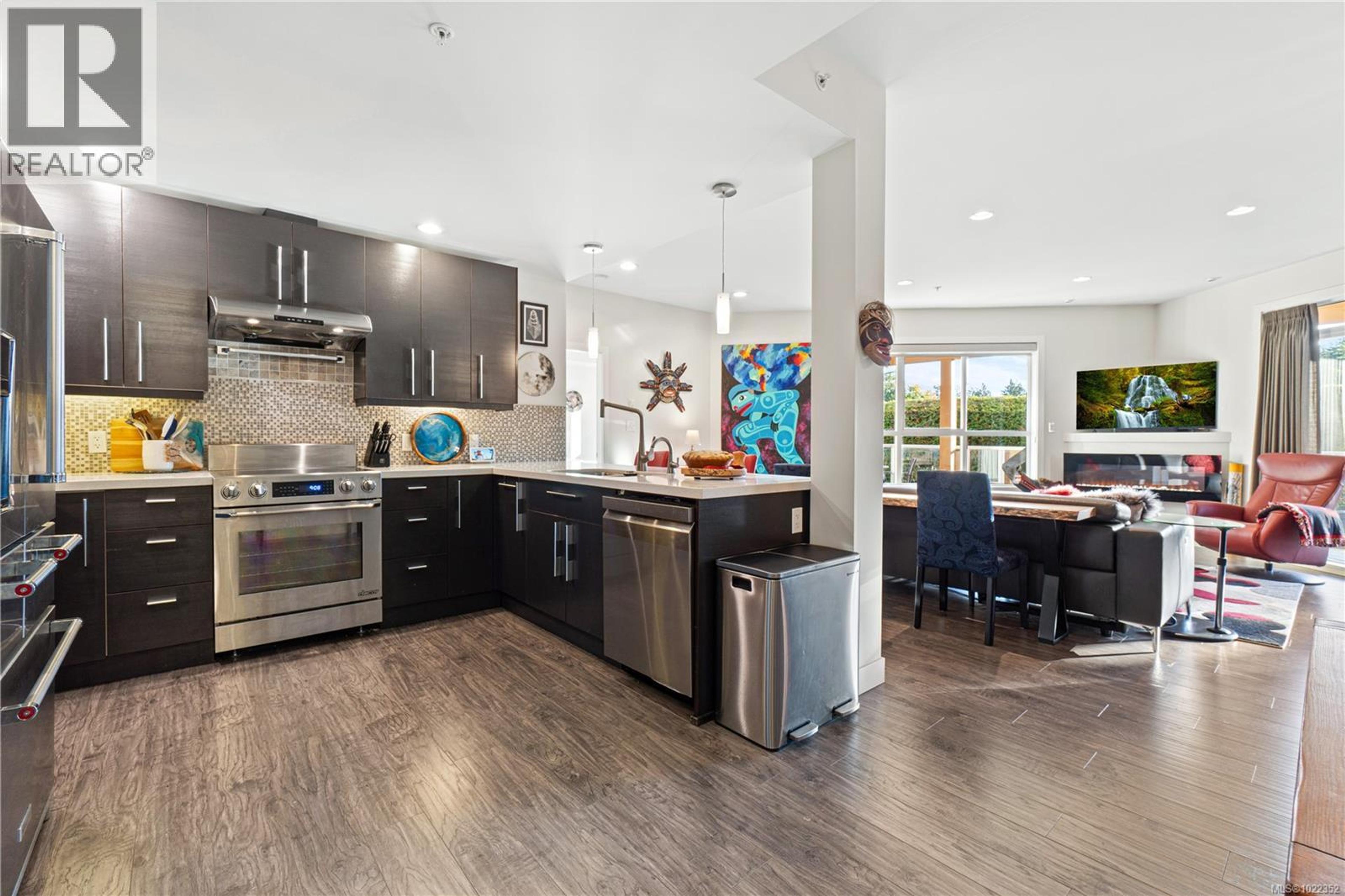 #203 439 COLLEGE RD - 7