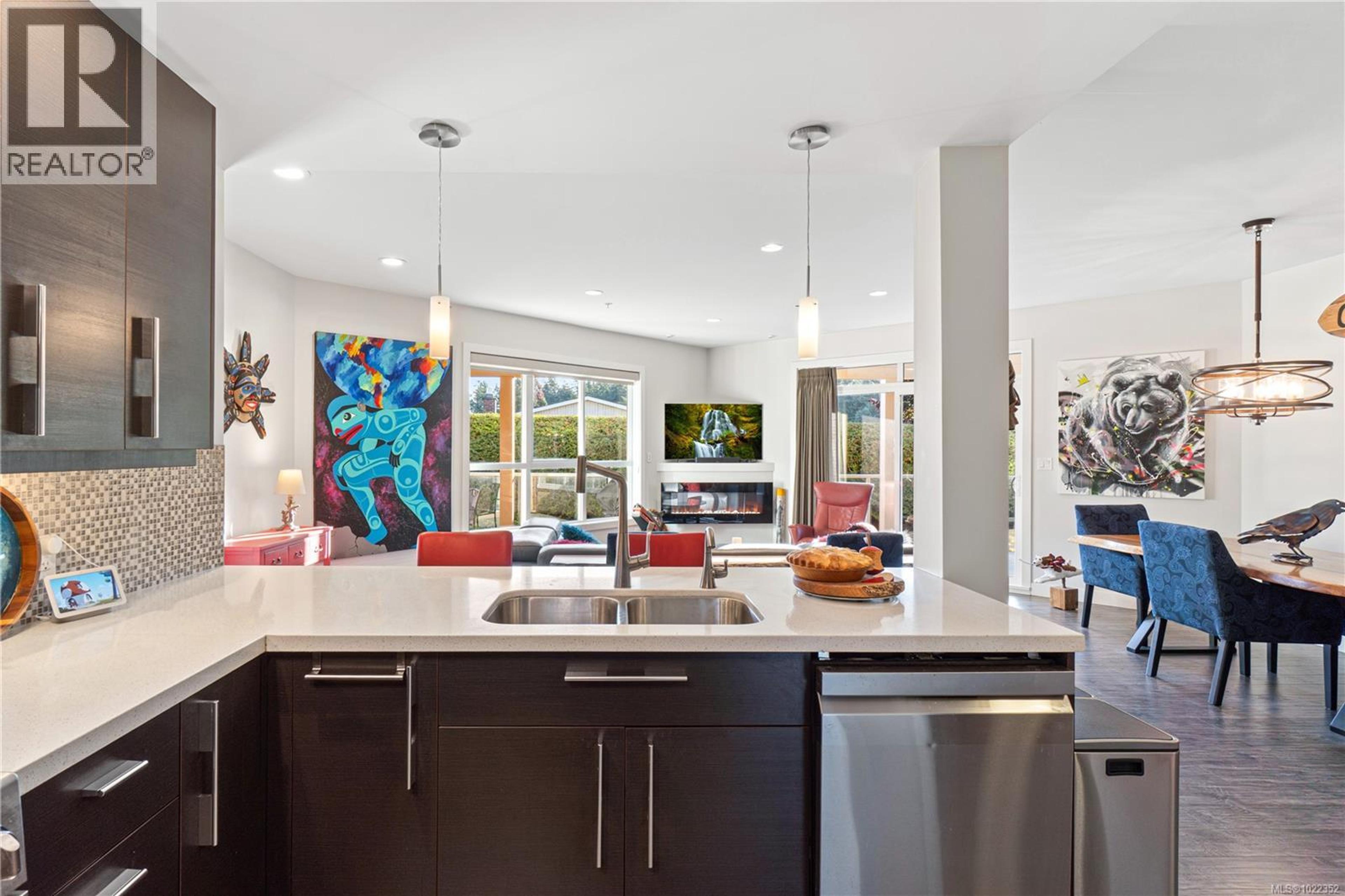 #203 439 COLLEGE RD - 9