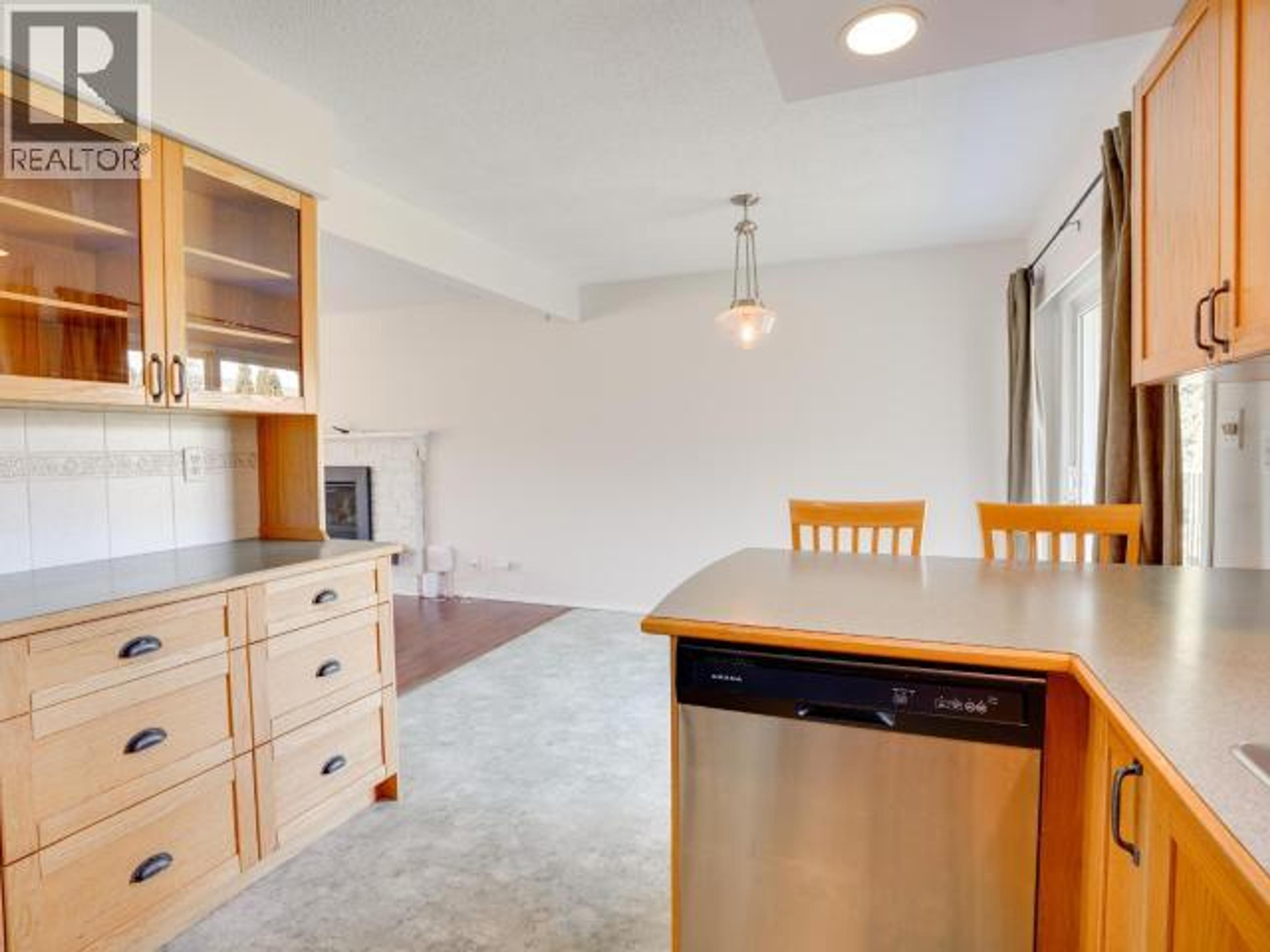 4172 MANSON AVE - 10